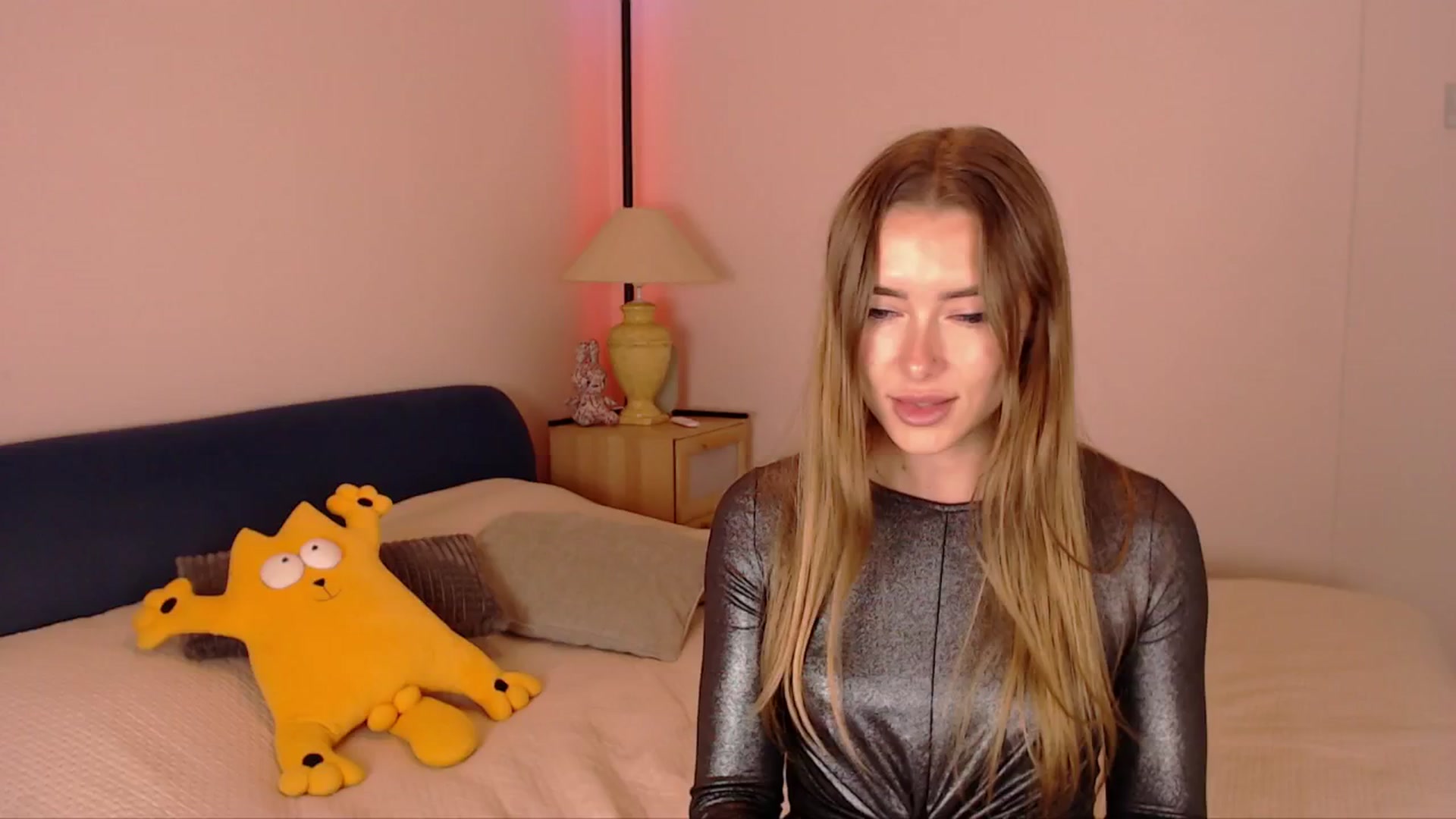 Gallery image thumbnail from SimonsWife's myfreecams stream on, 11/03/2025, 18:03 image 14 of 20