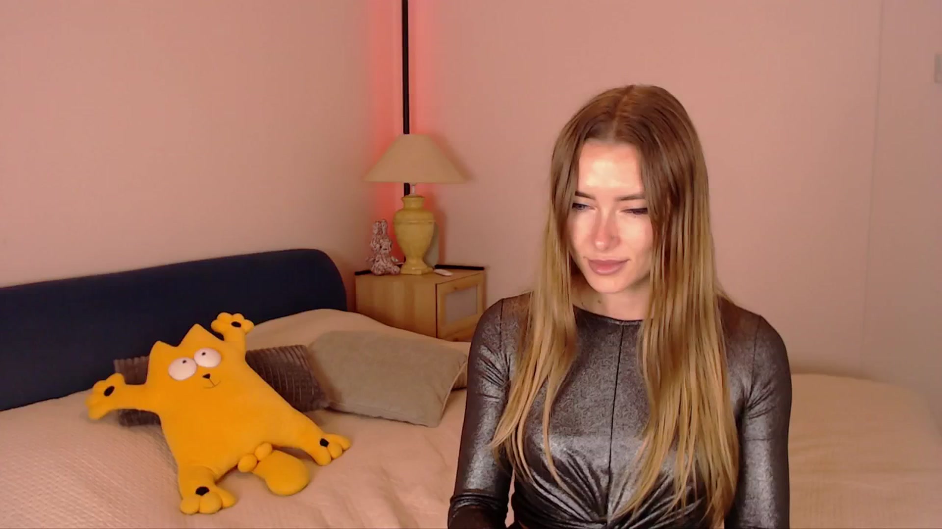 Gallery image thumbnail from SimonsWife's myfreecams stream on, 11/03/2025, 18:03 image 5 of 20