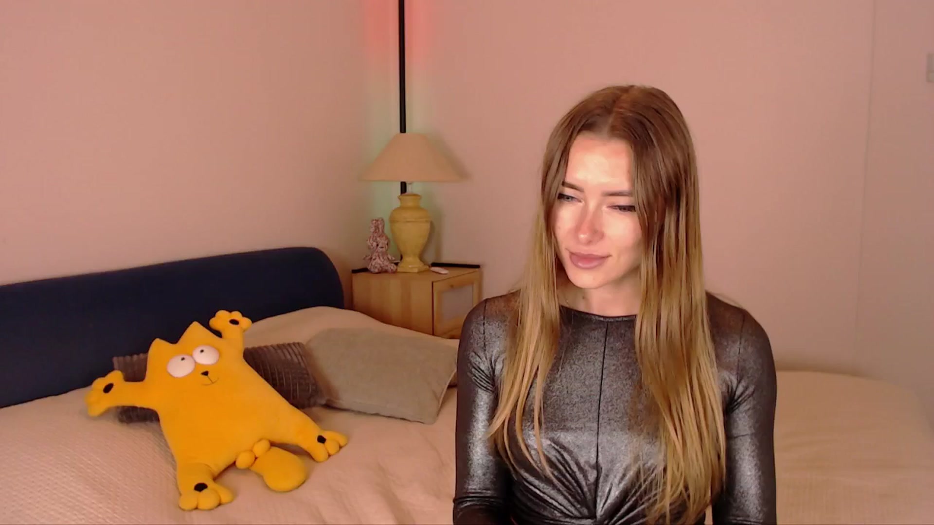 Gallery image thumbnail from SimonsWife's myfreecams stream on, 11/03/2025, 18:03 image 12 of 20