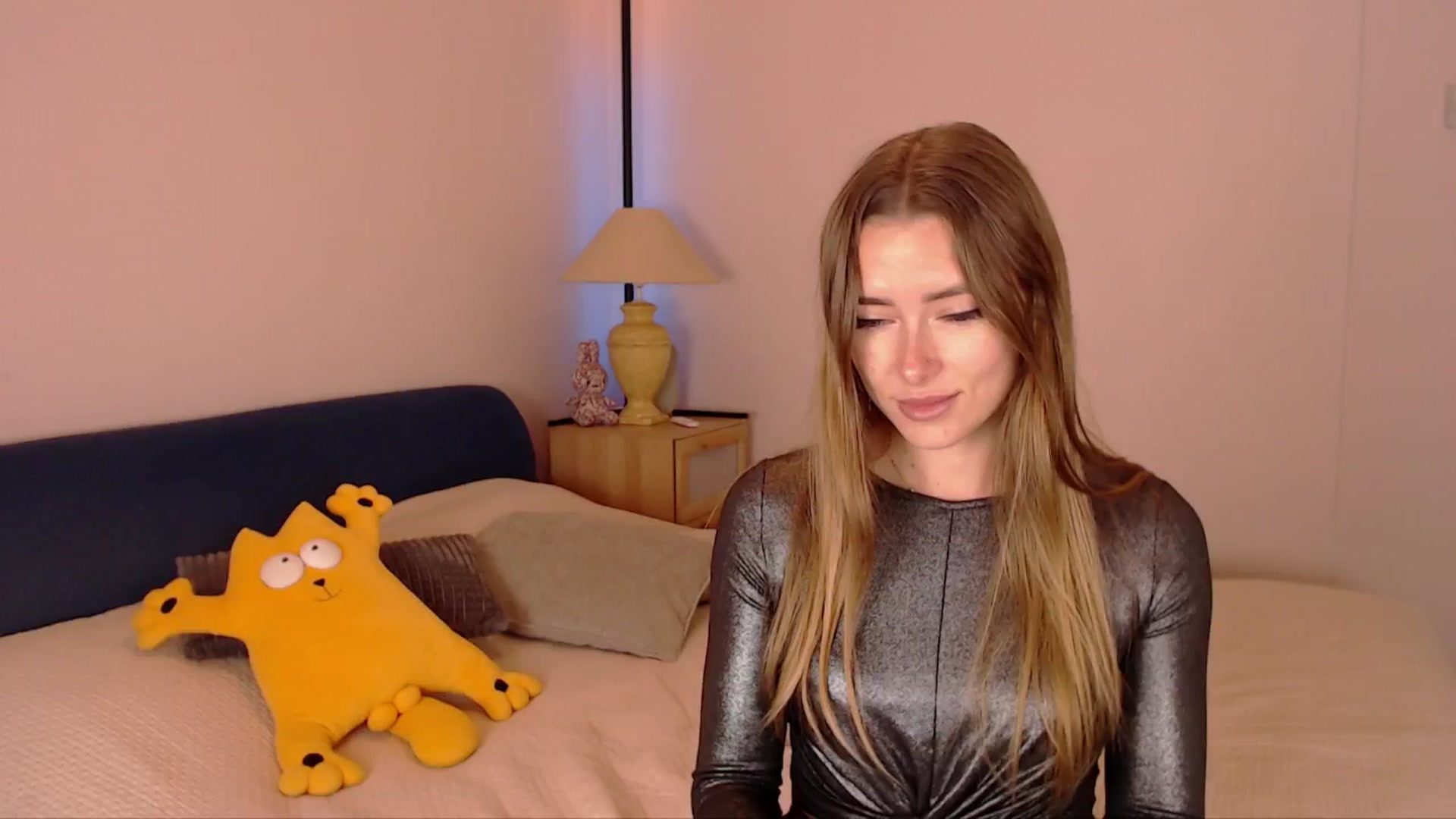 Gallery image thumbnail from SimonsWife's myfreecams stream on, 11/03/2025, 18:03 image 13 of 20