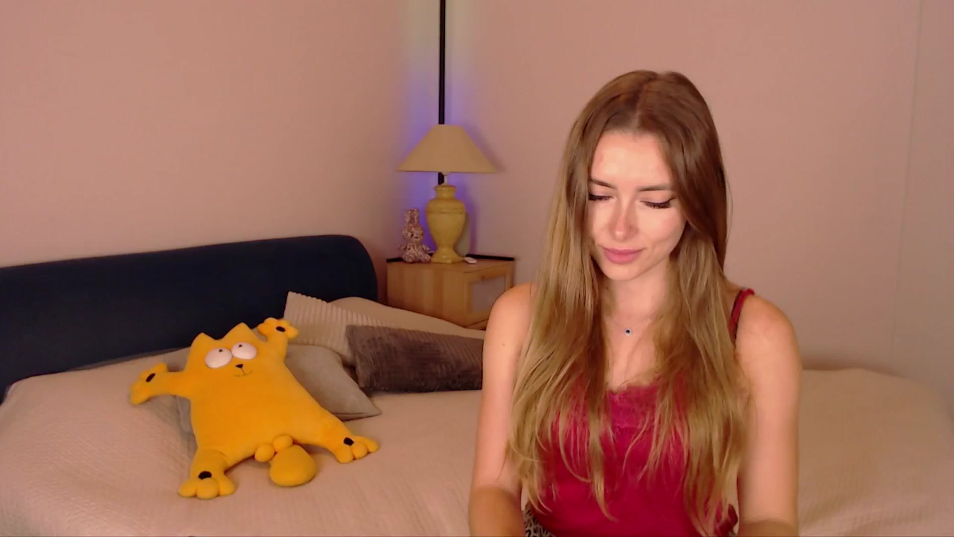 Gallery image thumbnail from SimonsWife's myfreecams stream on, 11/05/2025, 16:04 image 2 of 20