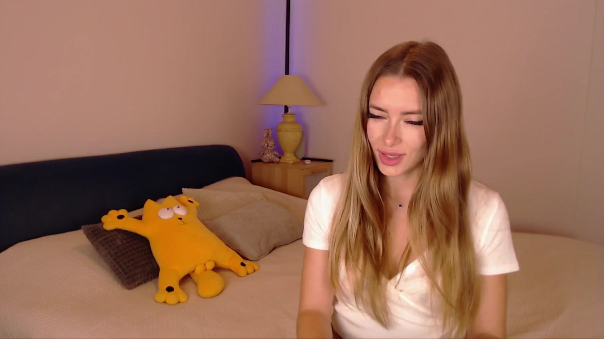 Gallery image thumbnail from SimonsWife's myfreecams stream on, 11/06/2025, 15:13 image 12 of 20