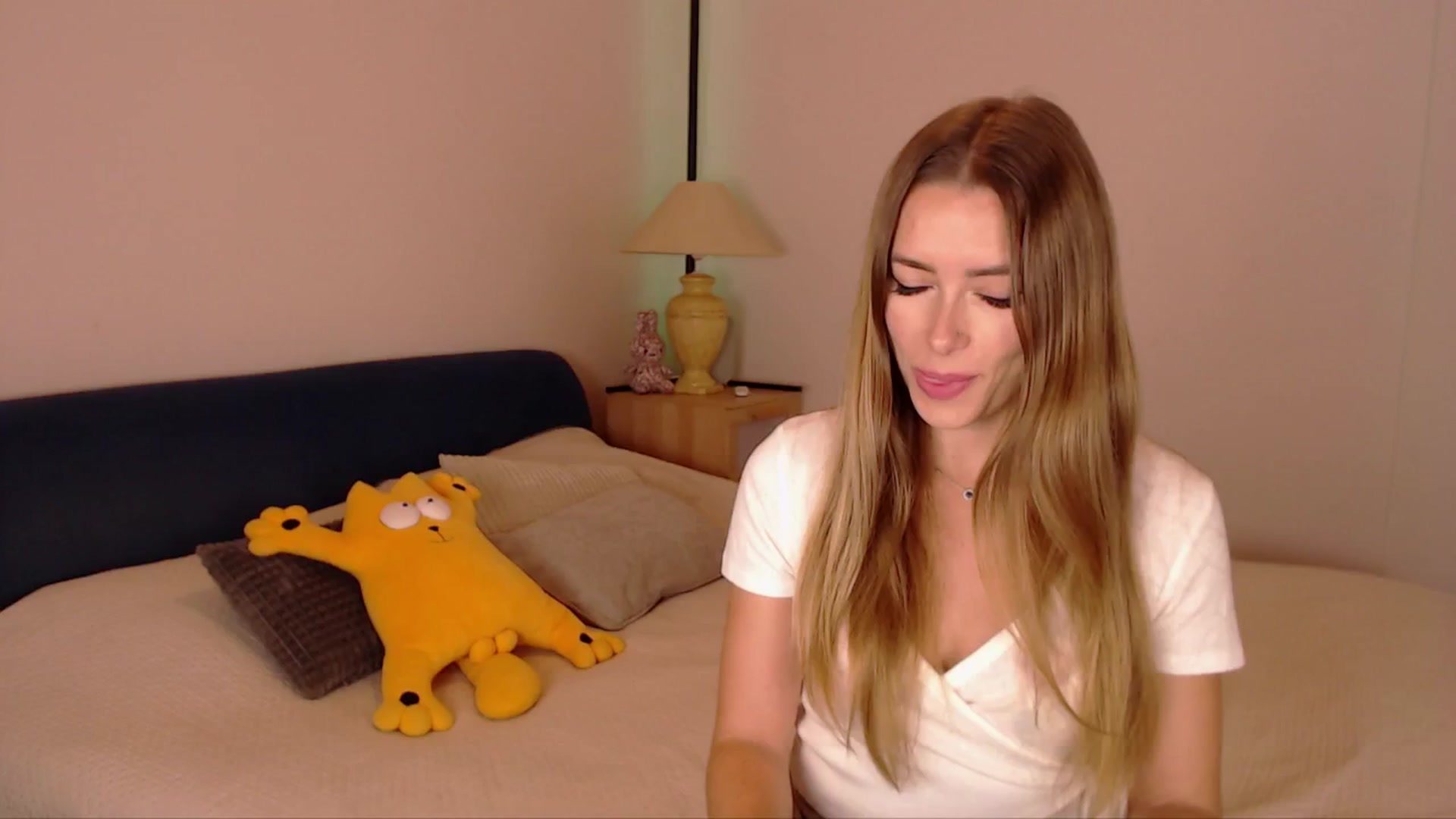 Gallery image thumbnail from SimonsWife's myfreecams stream on, 11/06/2025, 15:13 image 1 of 20
