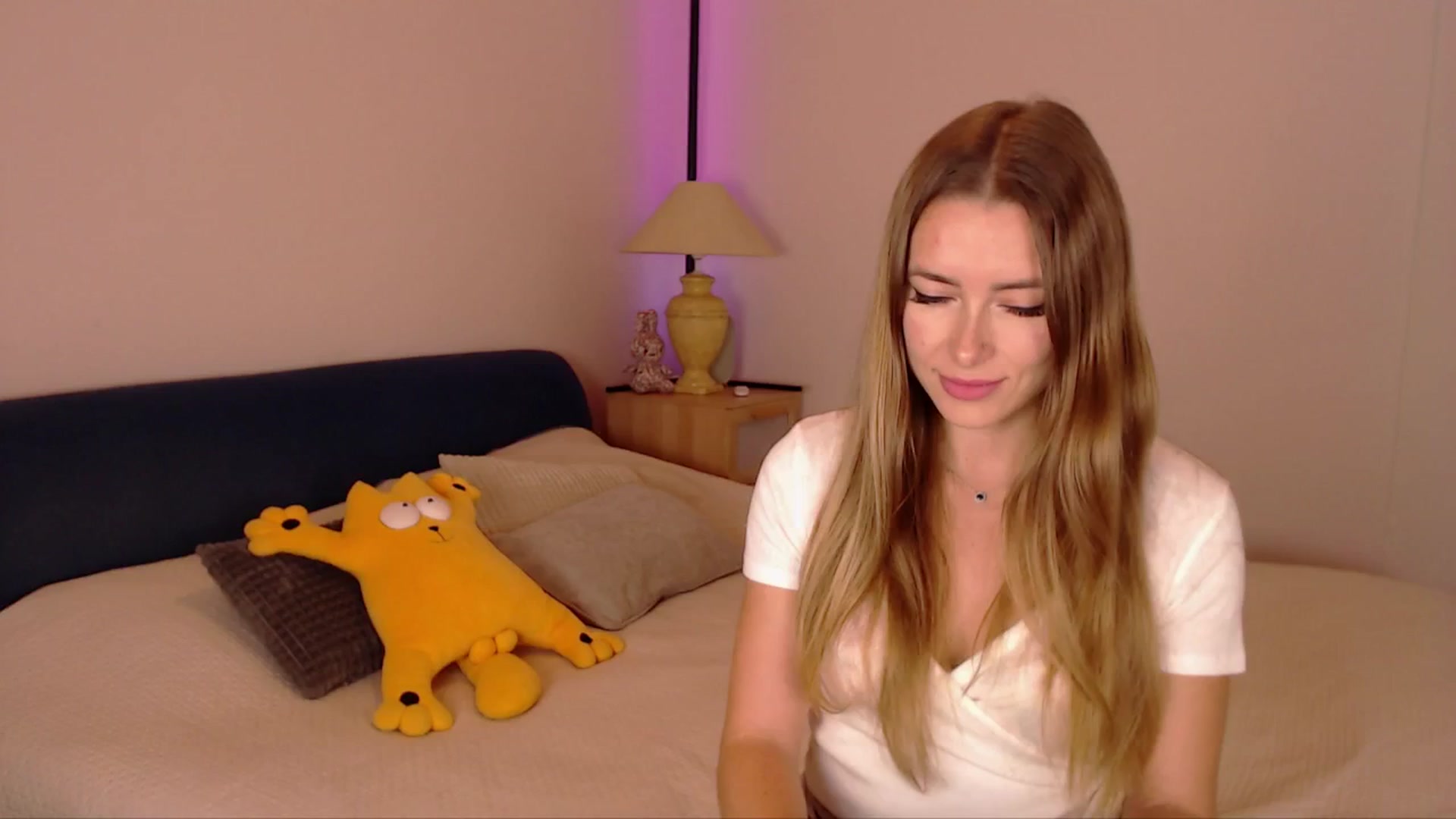 Gallery image thumbnail from SimonsWife's myfreecams stream on, 11/06/2025, 15:13 image 8 of 20