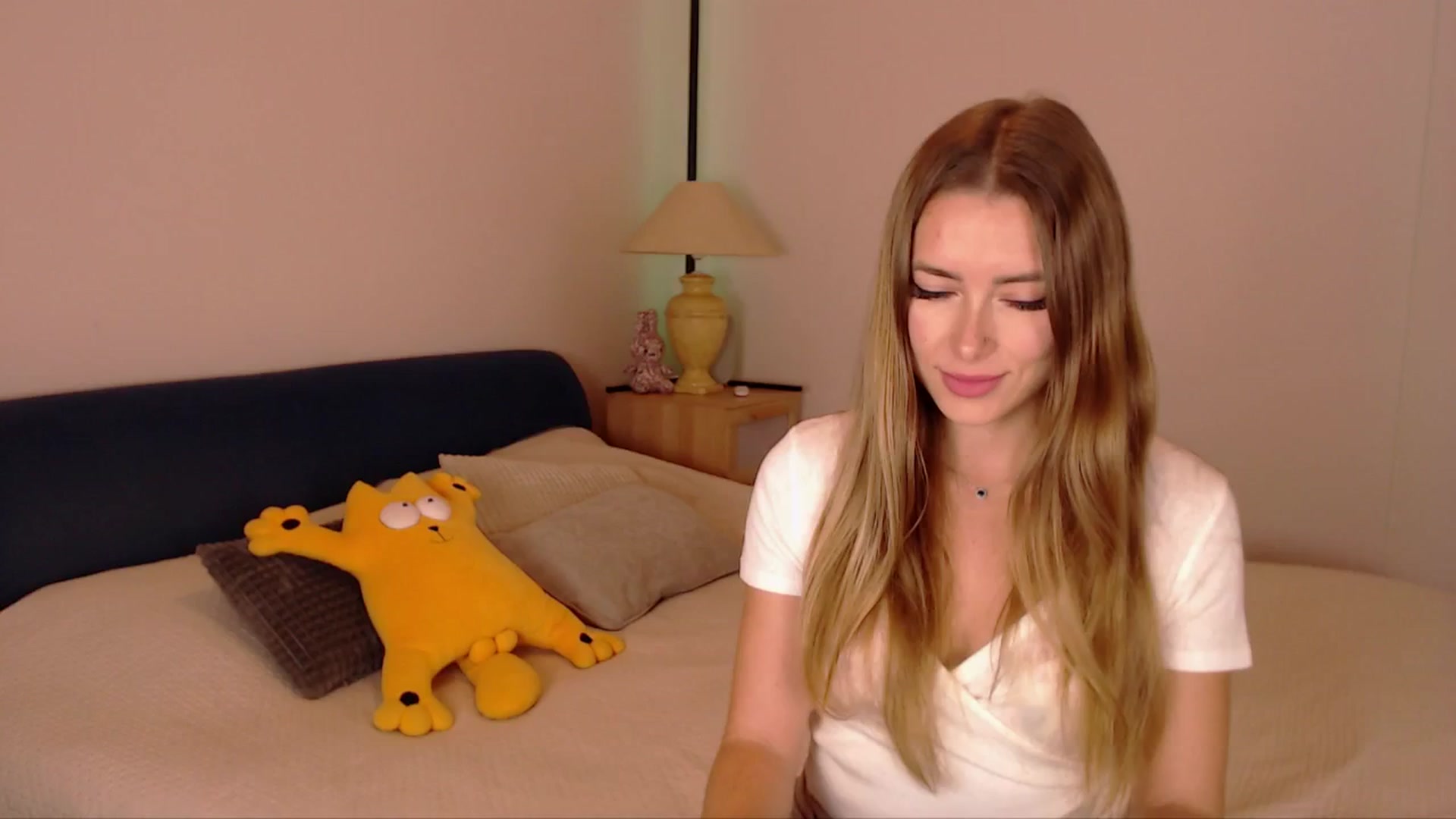 Gallery image thumbnail from SimonsWife's myfreecams stream on, 11/06/2025, 15:13 image 9 of 20