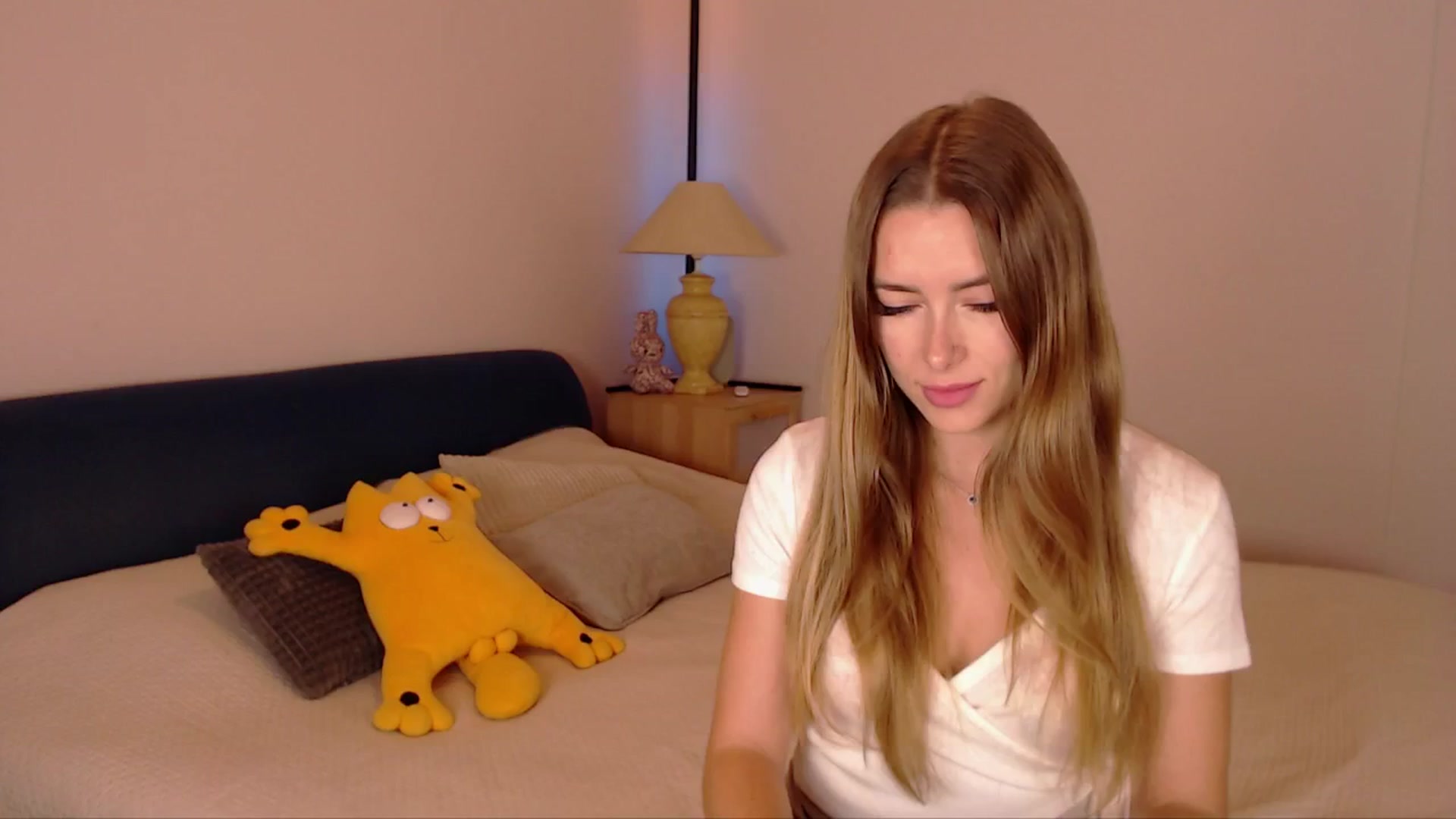 Gallery image thumbnail from SimonsWife's myfreecams stream on, 11/06/2025, 15:13 image 2 of 20