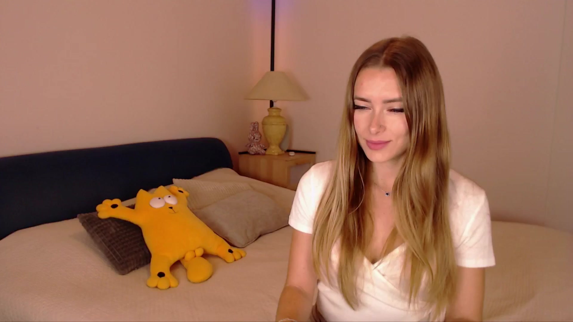 Gallery image thumbnail from SimonsWife's myfreecams stream on, 11/06/2025, 15:13 image 7 of 20