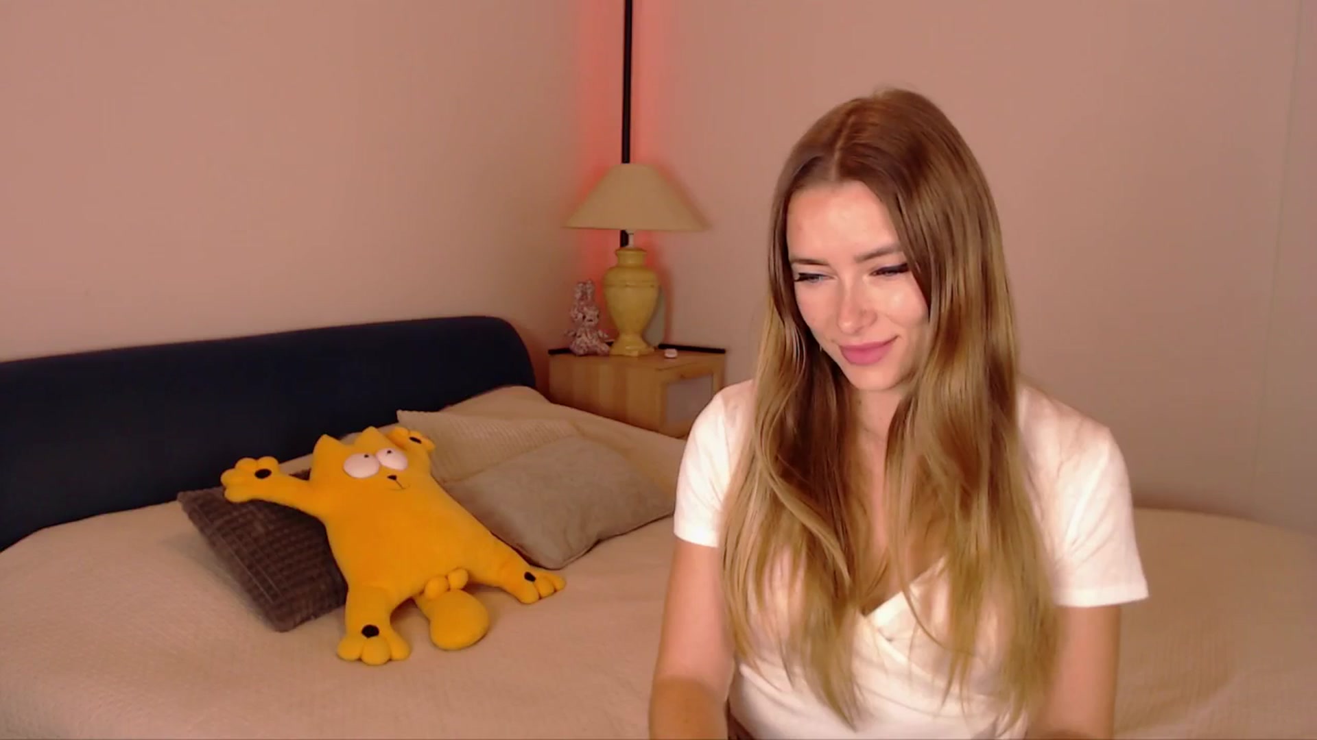 Gallery image thumbnail from SimonsWife's myfreecams stream on, 11/06/2025, 15:13 image 14 of 20