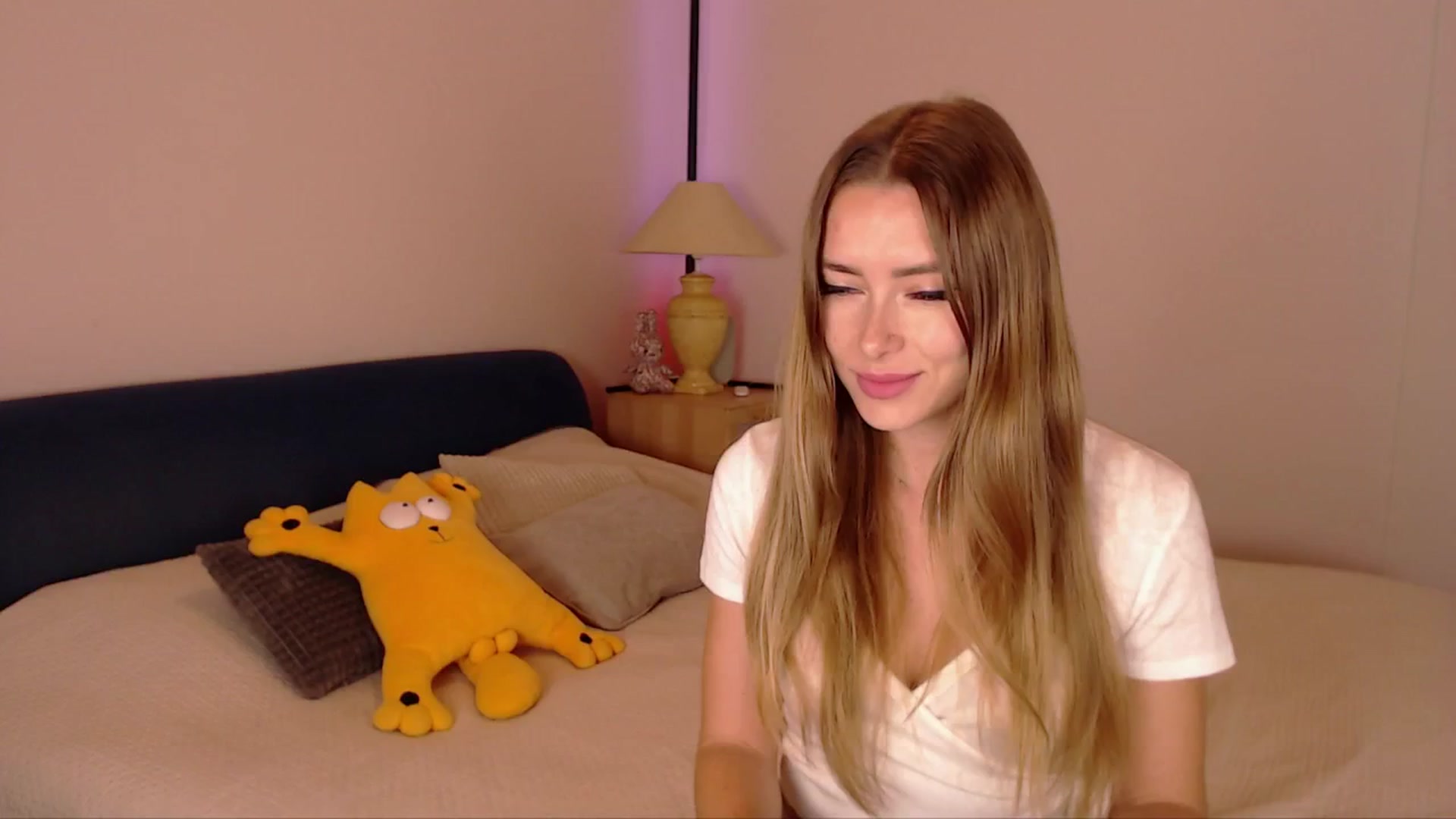 Gallery image thumbnail from SimonsWife's myfreecams stream on, 11/06/2025, 15:13 image 3 of 20