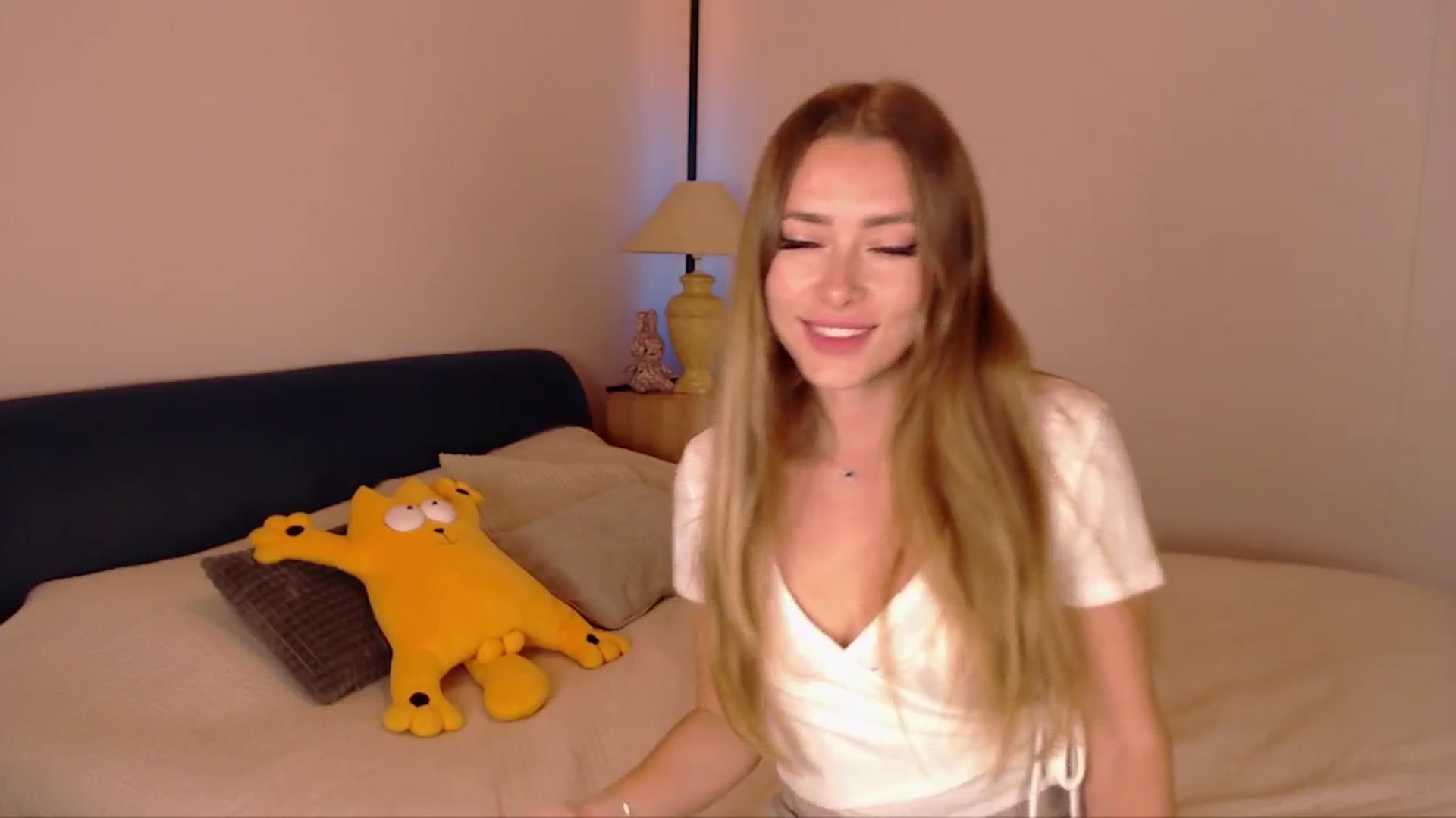 Gallery image thumbnail from SimonsWife's myfreecams stream on, 11/06/2025, 15:13 image 18 of 20