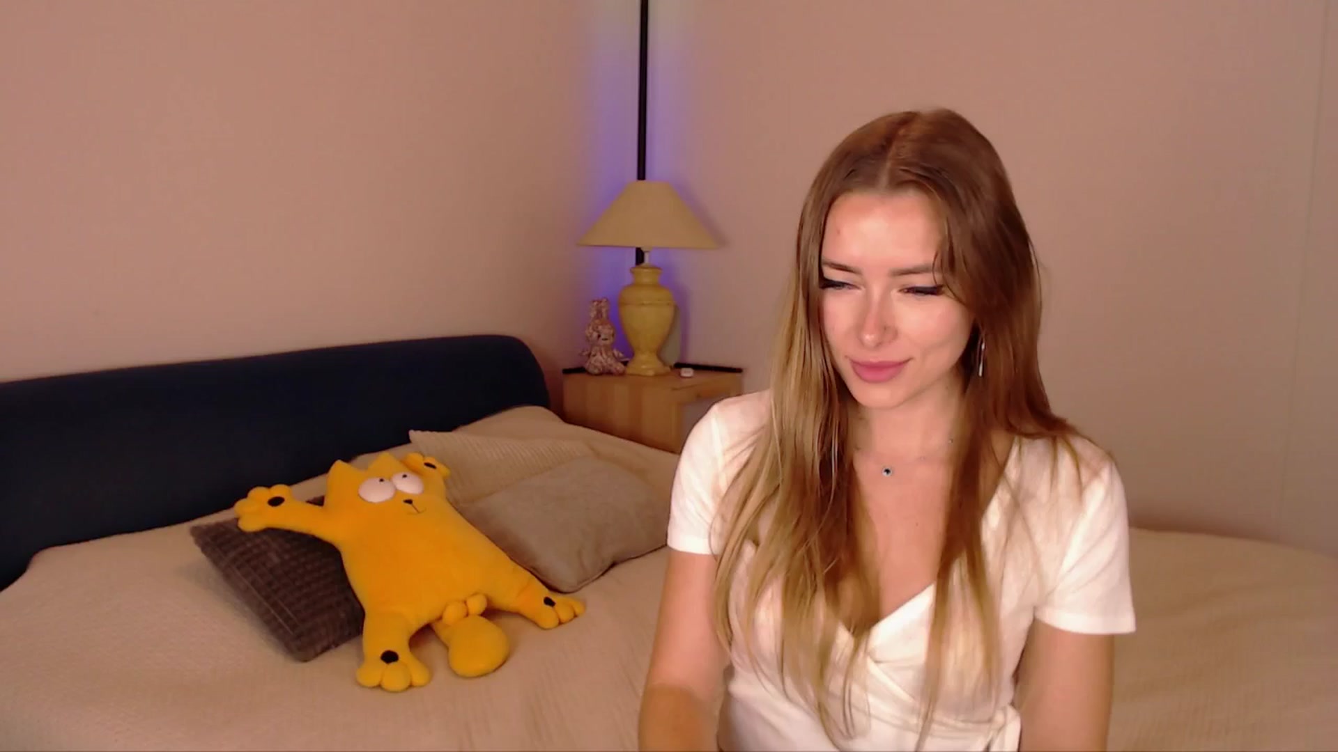 Gallery image thumbnail from SimonsWife's myfreecams stream on, 11/06/2025, 16:28 image 12 of 20