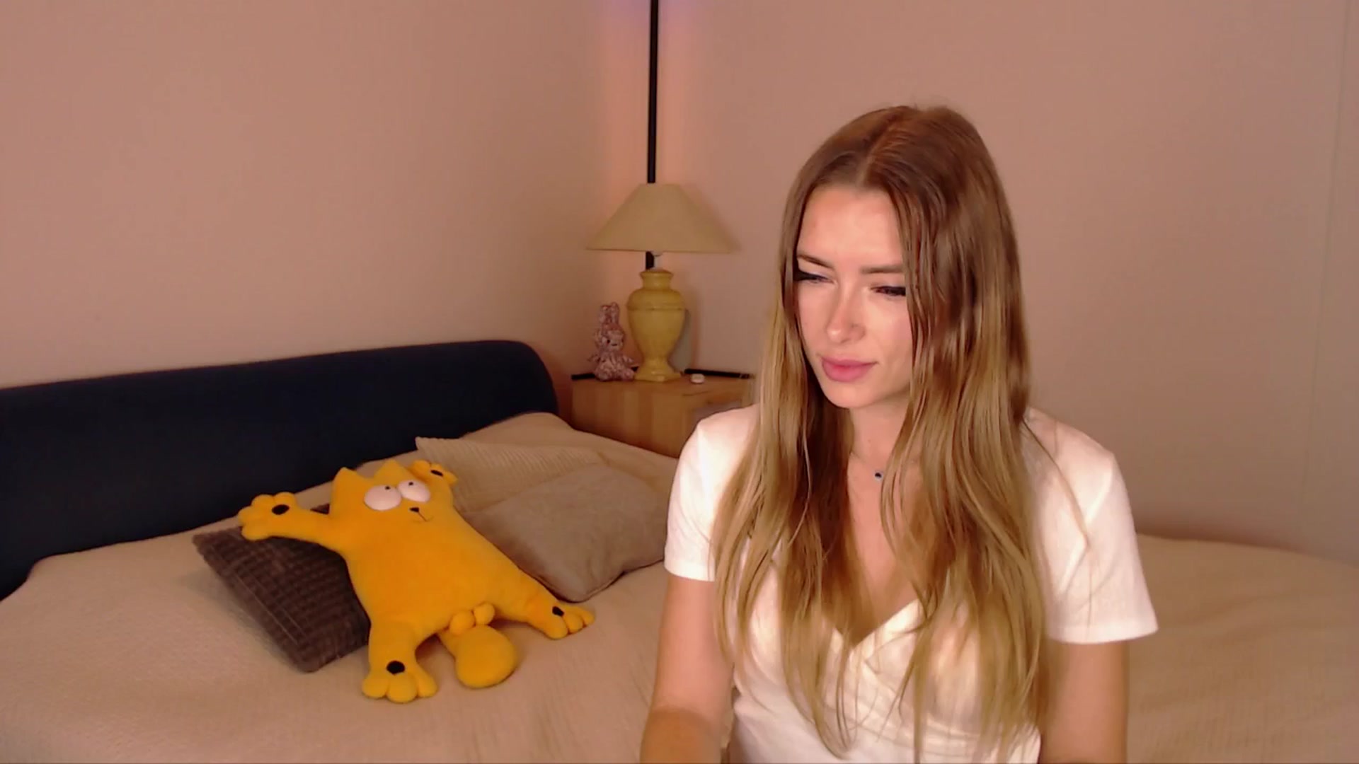 Gallery image thumbnail from SimonsWife's myfreecams stream on, 11/06/2025, 16:28 image 2 of 20