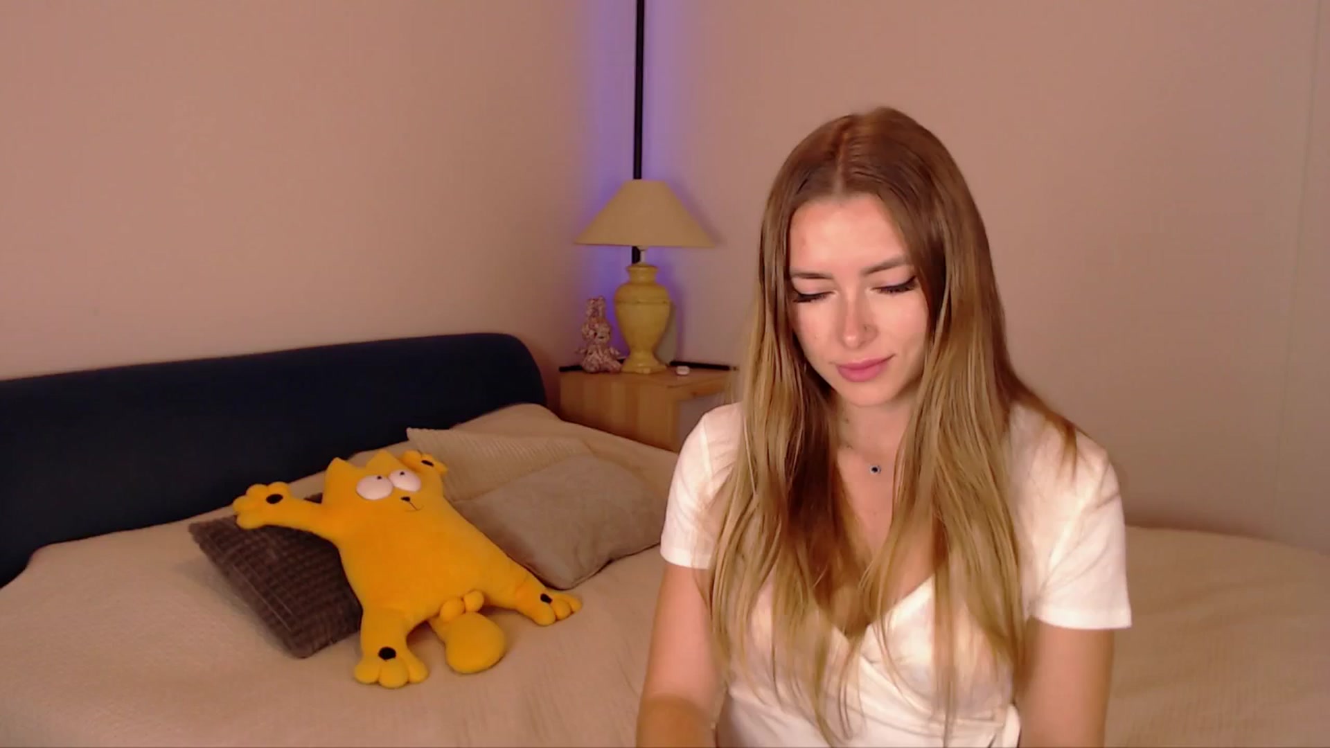 Gallery image thumbnail from SimonsWife's myfreecams stream on, 11/06/2025, 16:28 image 15 of 20