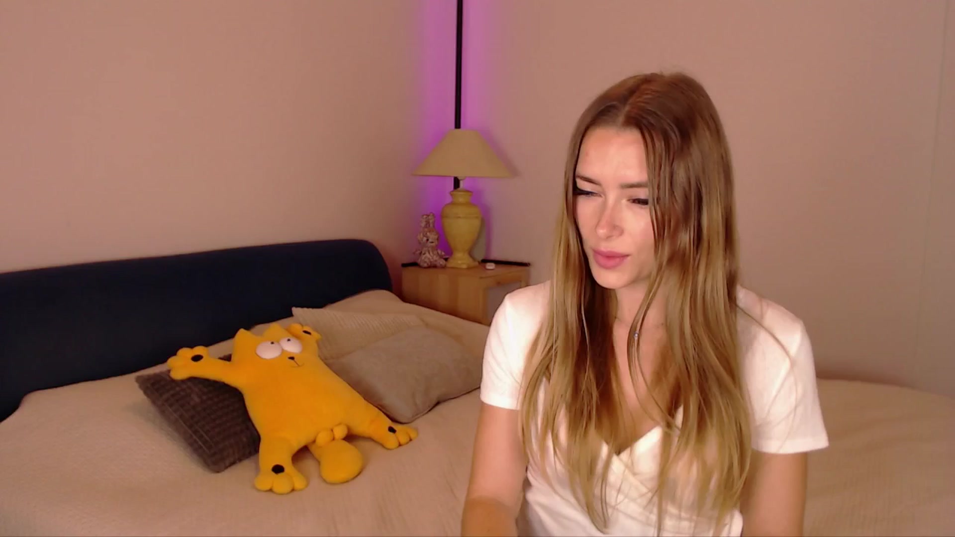 Gallery image thumbnail from SimonsWife's myfreecams stream on, 11/06/2025, 16:28 image 1 of 20