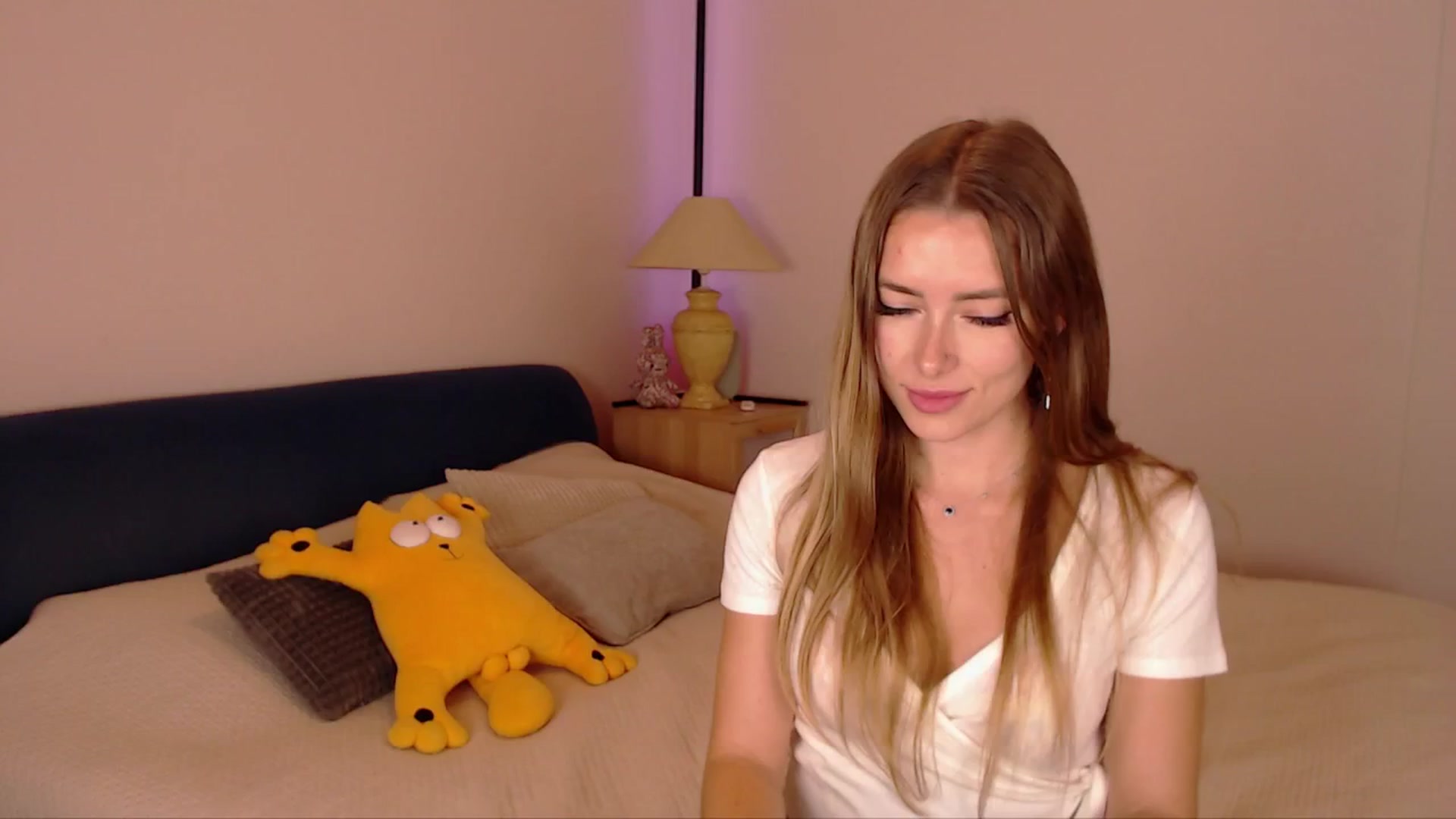 Gallery image thumbnail from SimonsWife's myfreecams stream on, 11/06/2025, 16:28 image 10 of 20