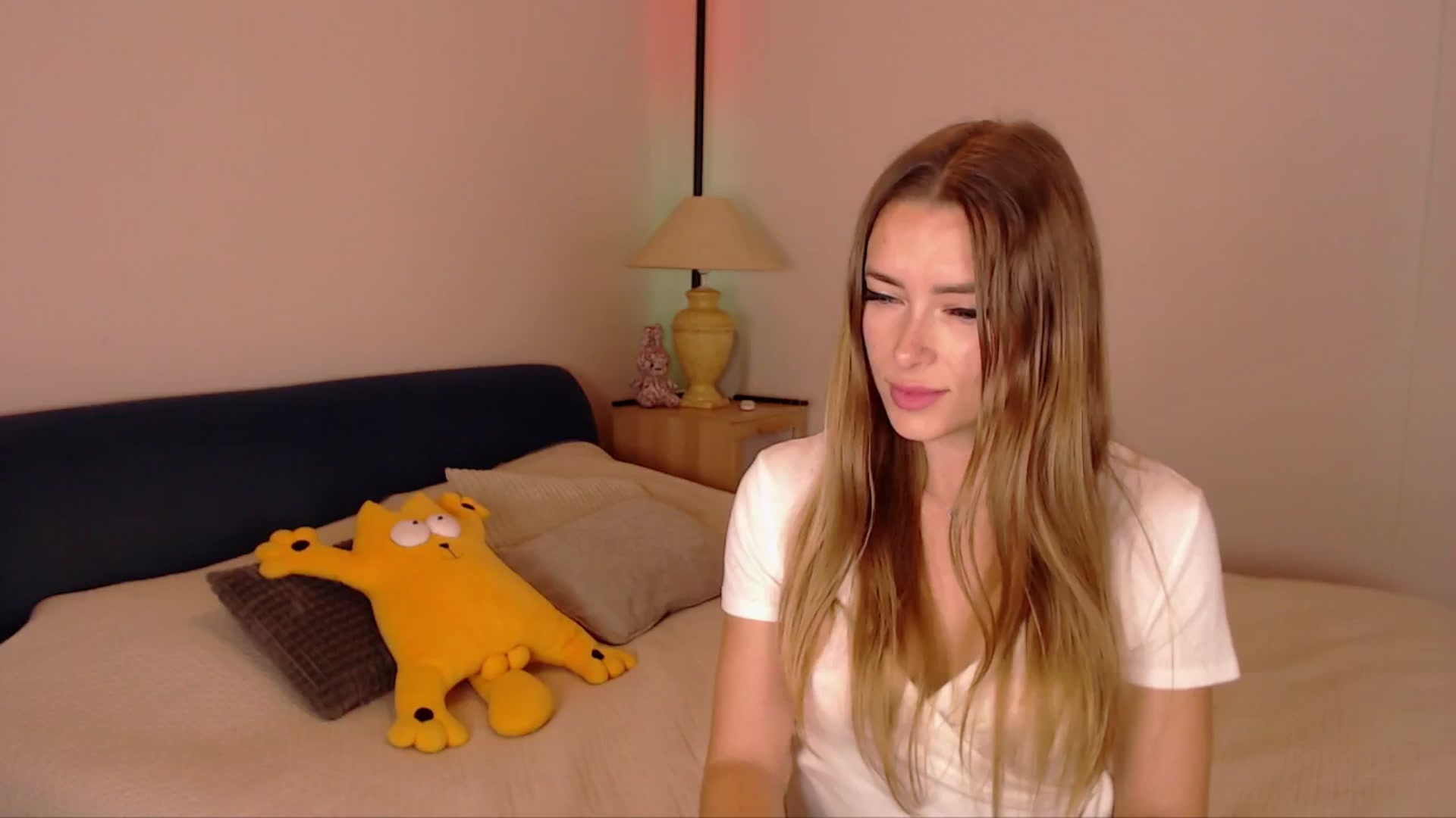 Gallery image thumbnail from SimonsWife's myfreecams stream on, 11/06/2025, 16:28 image 3 of 20