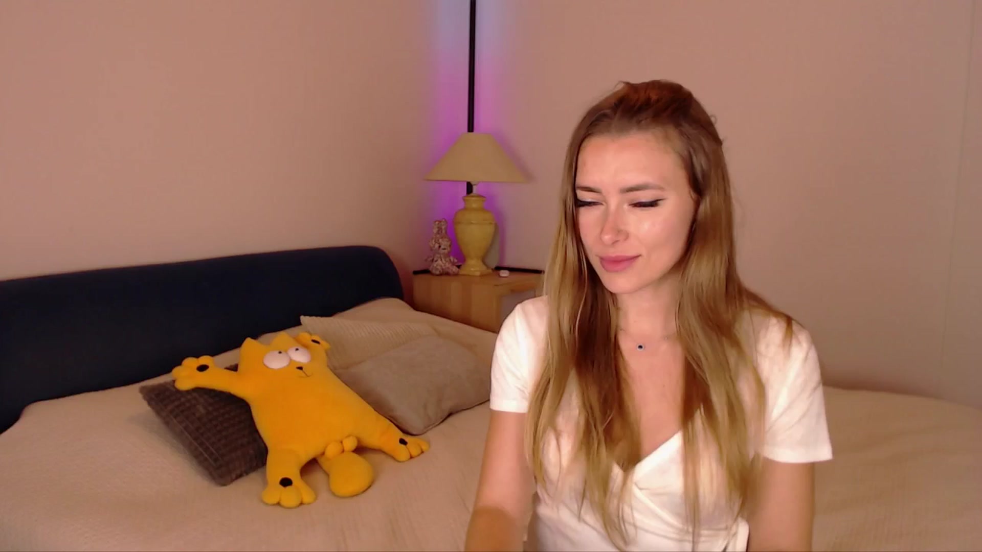 Gallery image thumbnail from SimonsWife's myfreecams stream on, 11/06/2025, 16:28 image 17 of 20
