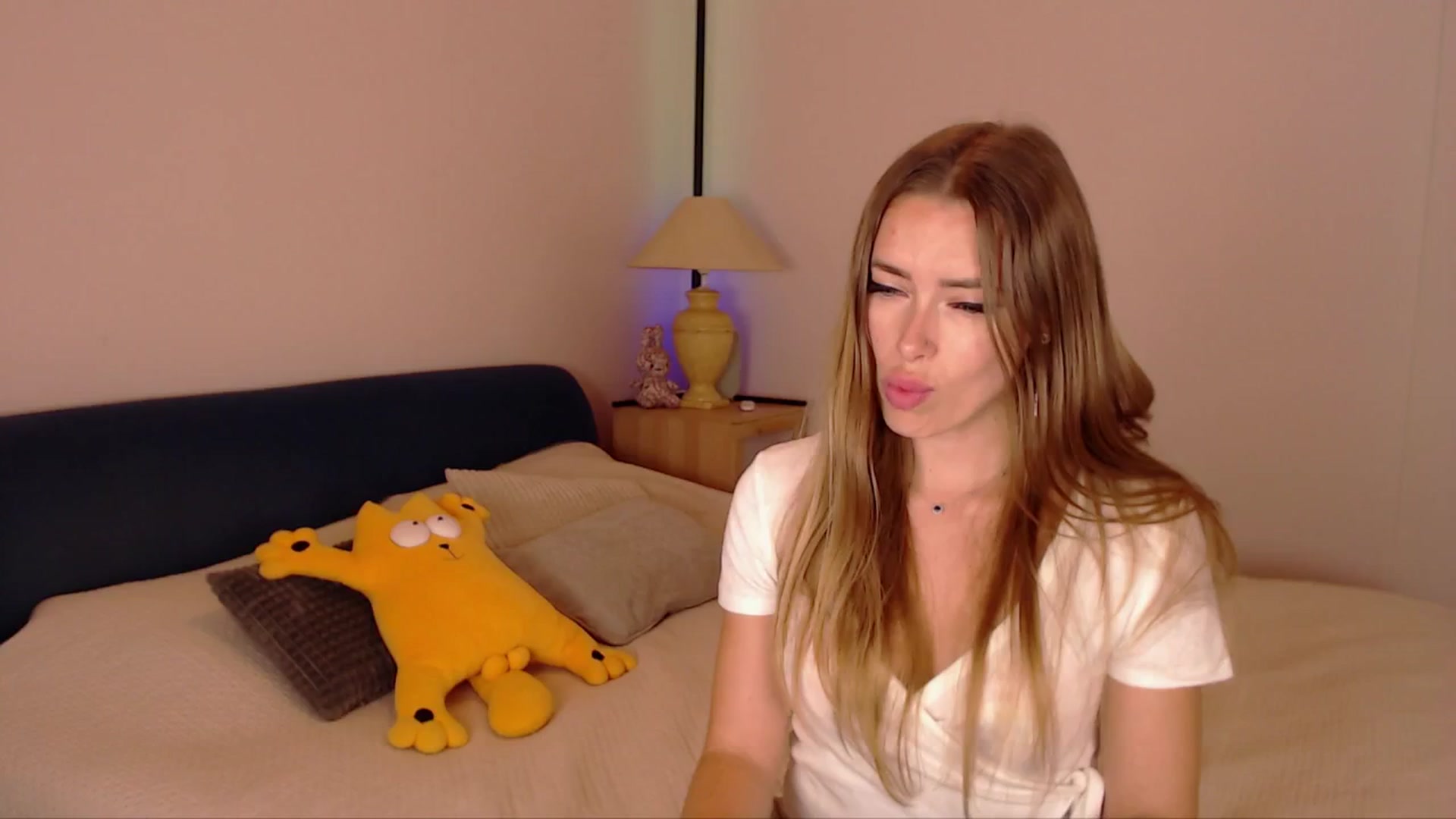Gallery image thumbnail from SimonsWife's myfreecams stream on, 11/06/2025, 16:28 image 9 of 20