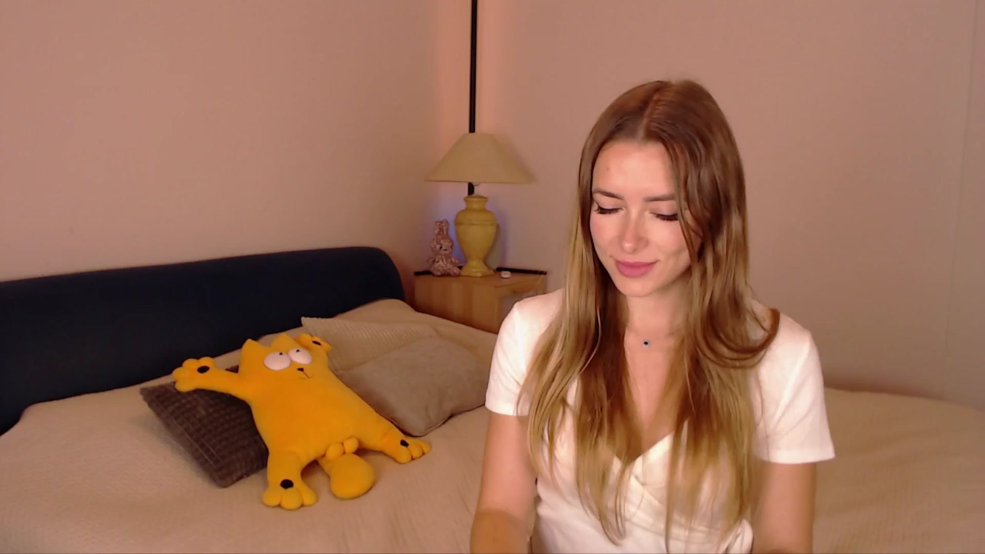 Gallery image thumbnail from SimonsWife's myfreecams stream on, 11/06/2025, 16:28 image 5 of 20