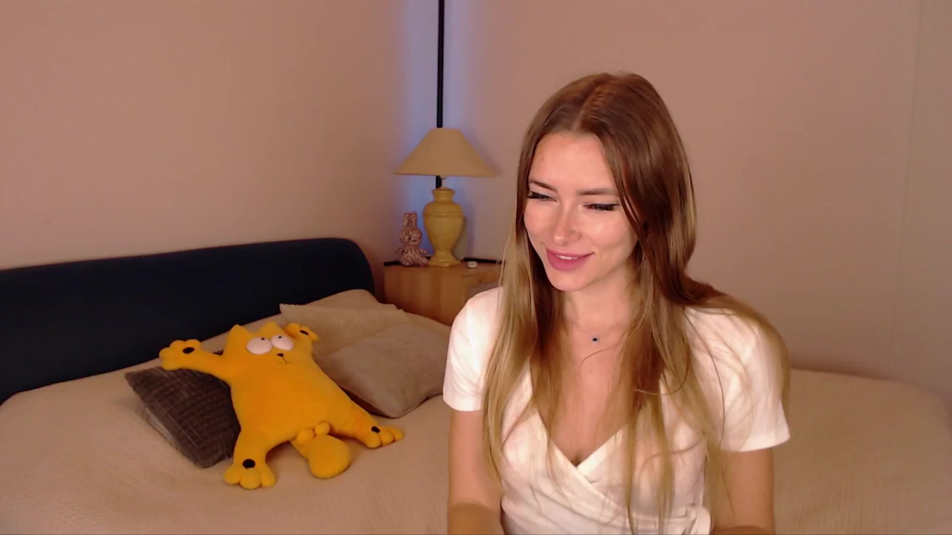 Gallery image thumbnail from SimonsWife's myfreecams stream on, 11/06/2025, 17:58 image 3 of 20
