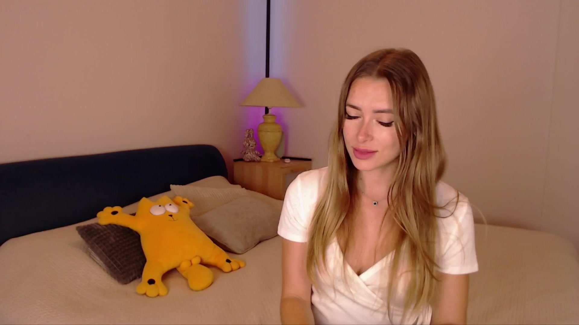 Gallery image thumbnail from SimonsWife's myfreecams stream on, 11/06/2025, 17:58 image 2 of 20