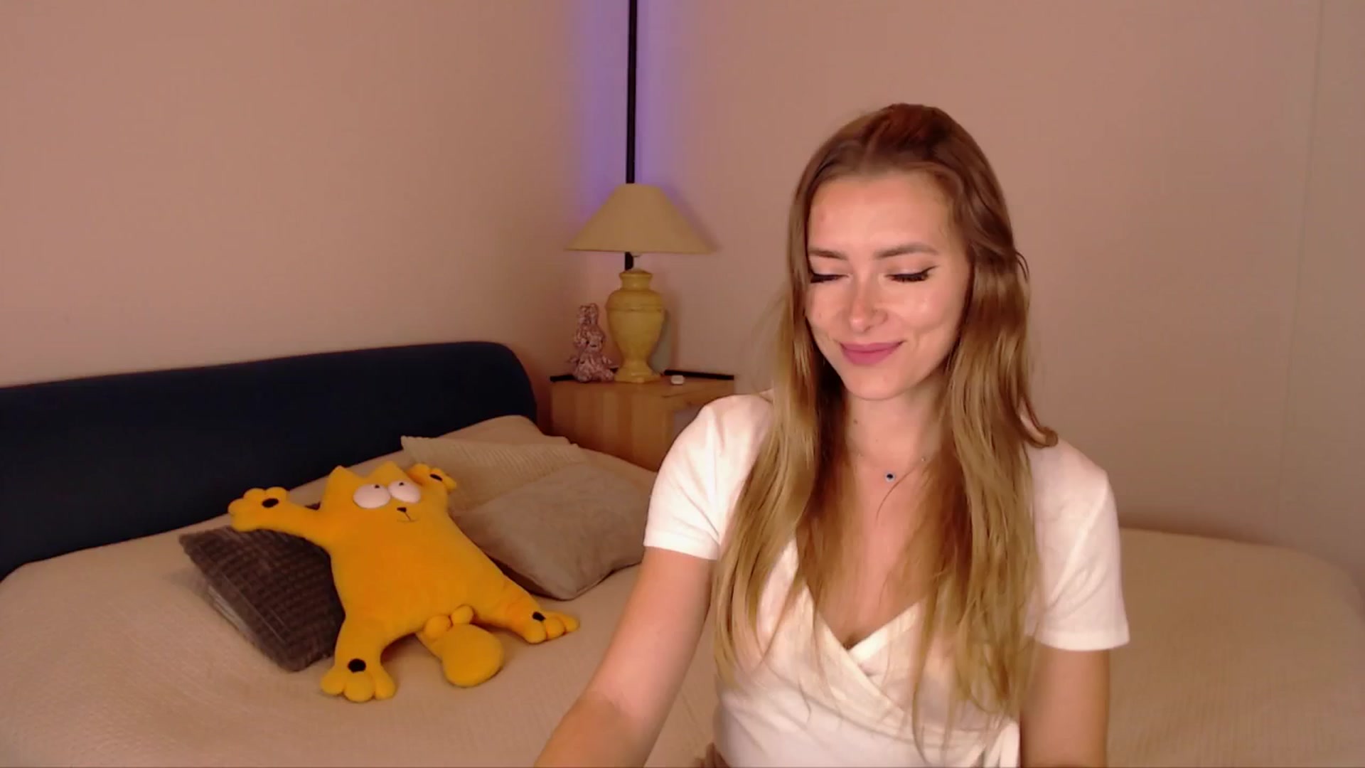 Gallery image thumbnail from SimonsWife's myfreecams stream on, 11/06/2025, 17:58 image 7 of 20