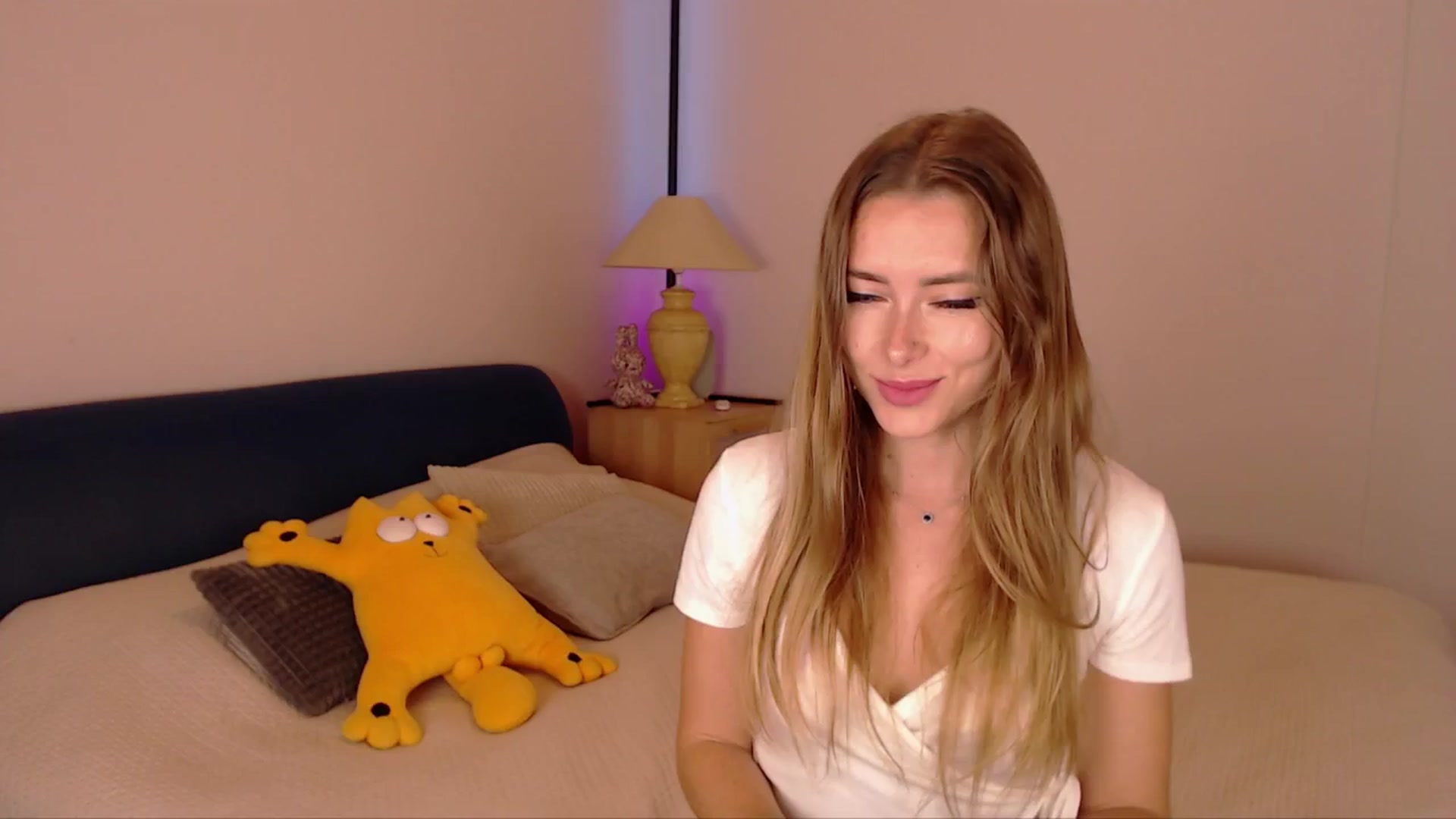 Gallery image thumbnail from SimonsWife's myfreecams stream on, 11/06/2025, 17:58 image 19 of 20