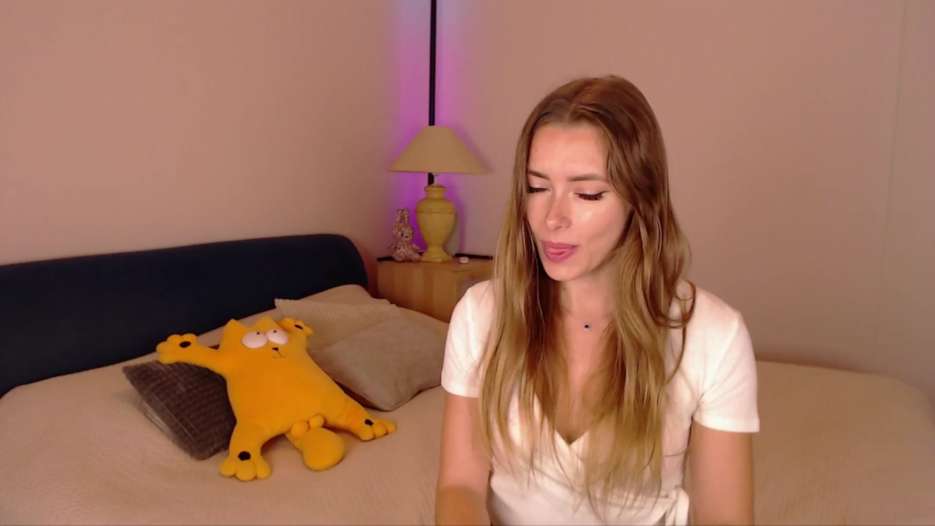 Gallery image thumbnail from SimonsWife's myfreecams stream on, 11/06/2025, 17:58 image 18 of 20