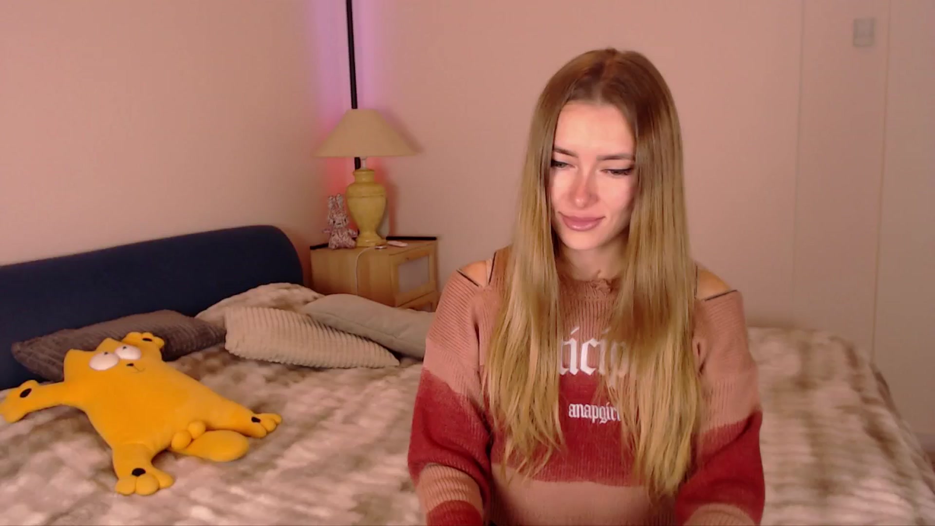 Gallery image thumbnail from SimonsWife's myfreecams stream on, 12/01/2025, 14:41 image 13 of 20