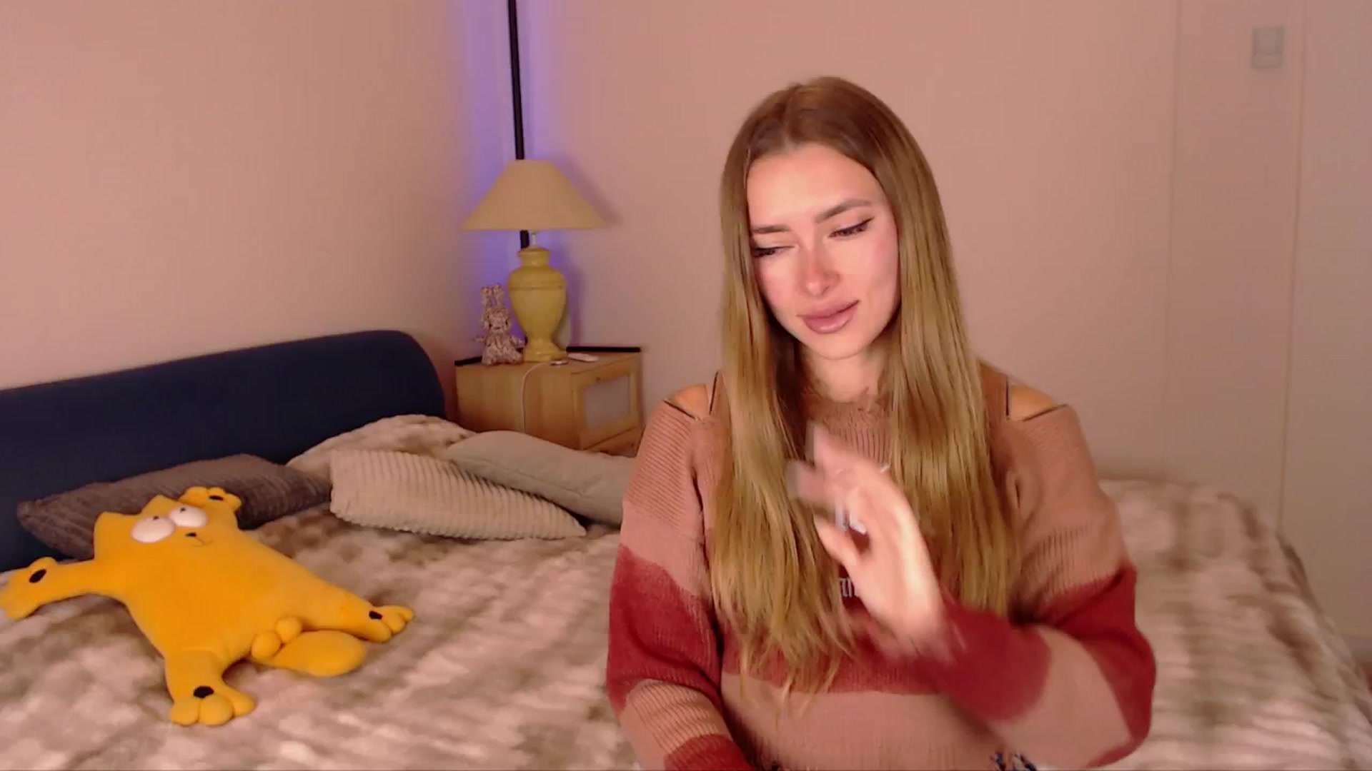 Gallery image thumbnail from SimonsWife's myfreecams stream on, 12/01/2025, 14:41 image 6 of 20