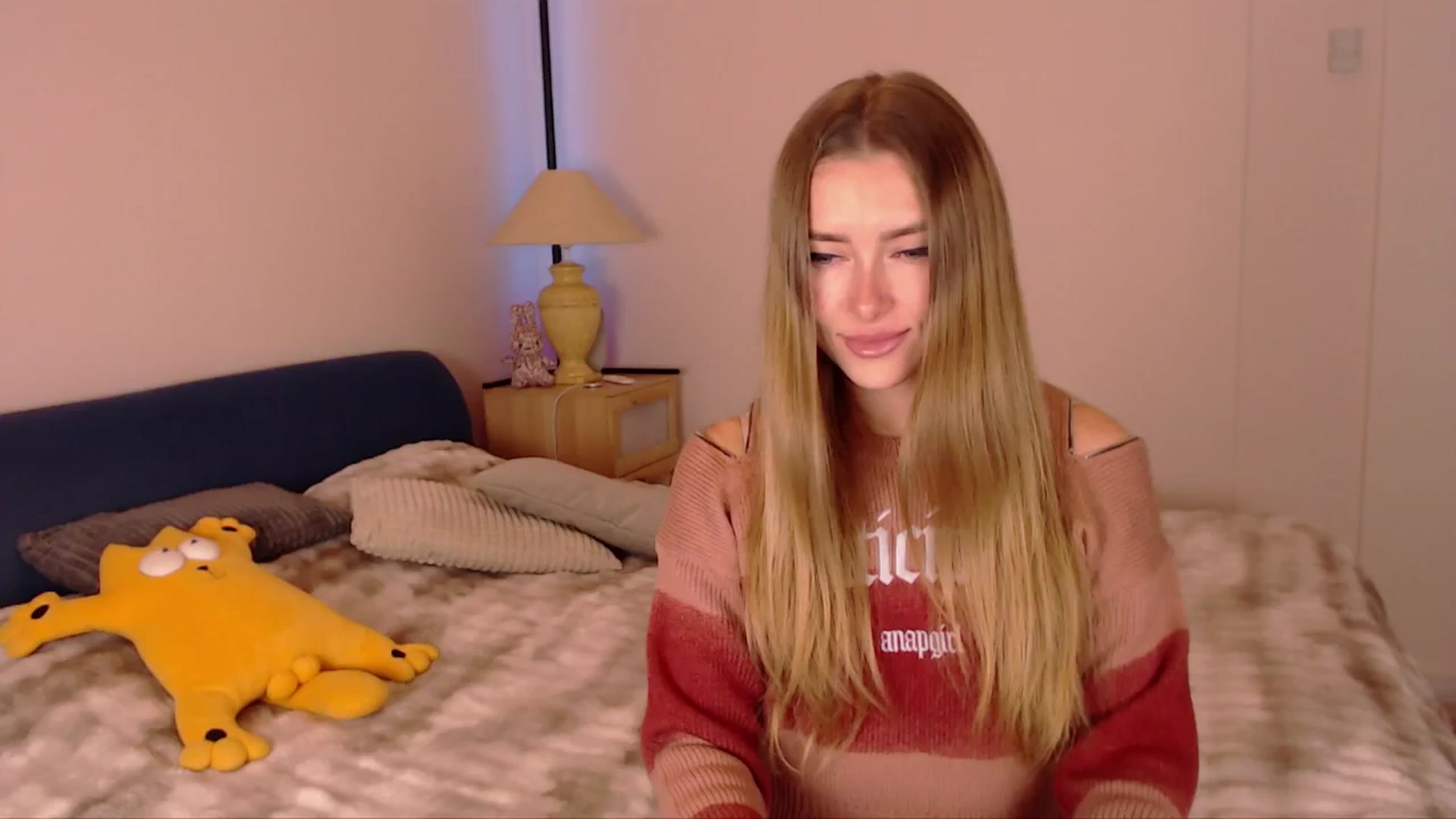 Gallery image thumbnail from SimonsWife's myfreecams stream on, 12/01/2025, 14:41 image 3 of 20