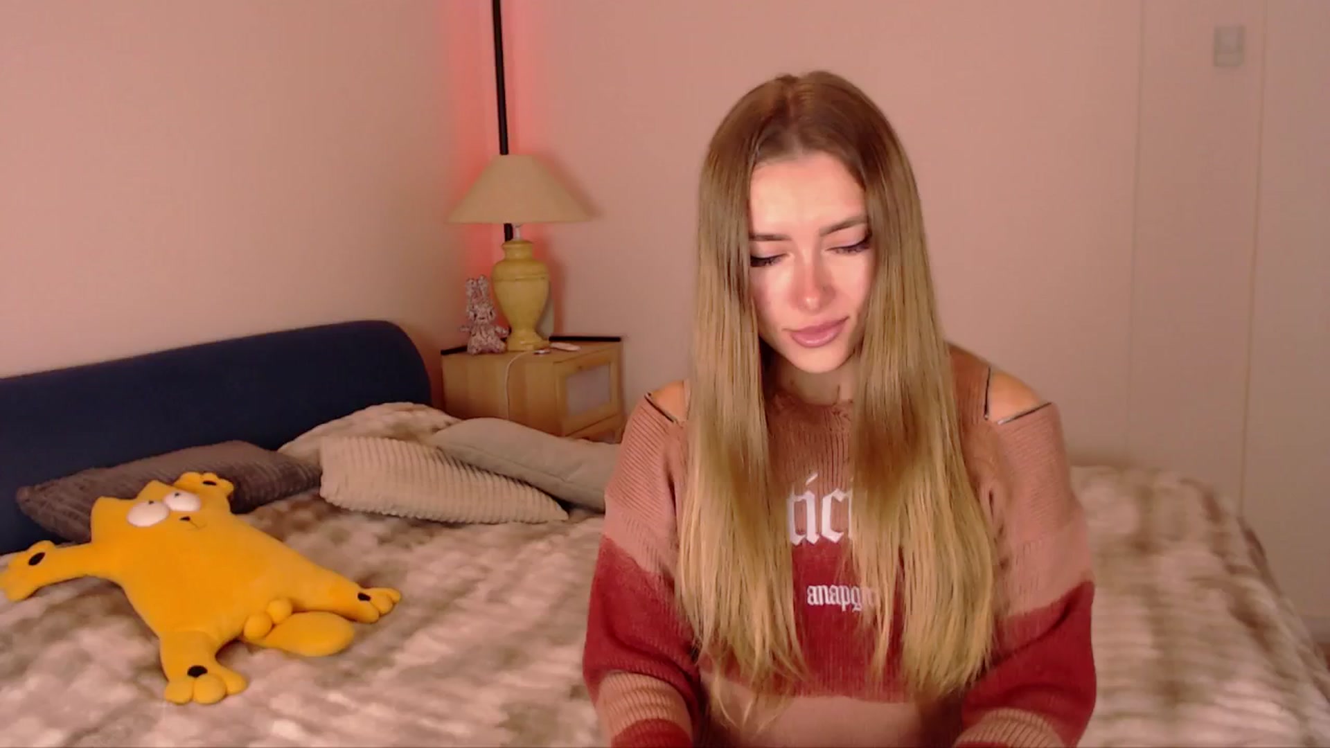 Gallery image thumbnail from SimonsWife's myfreecams stream on, 12/01/2025, 14:41 image 9 of 20