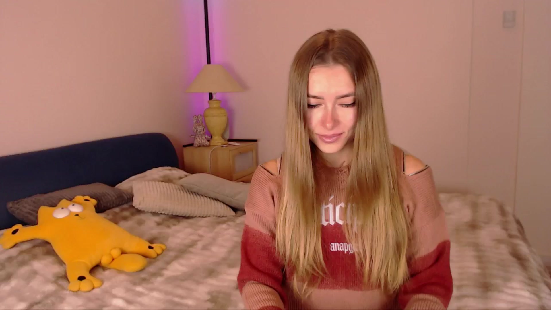 Gallery image thumbnail from SimonsWife's myfreecams stream on, 12/01/2025, 14:41 image 12 of 20