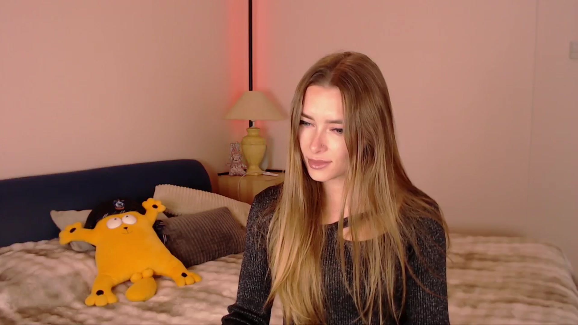 Gallery image thumbnail from SimonsWife's myfreecams stream on, 12/03/2025, 15:39 image 3 of 20