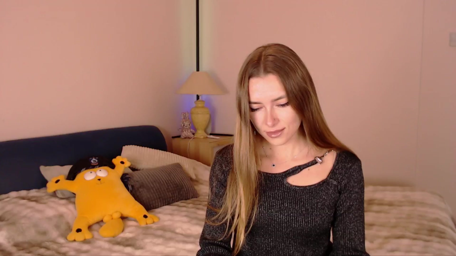 Gallery image thumbnail from SimonsWife's myfreecams stream on, 12/03/2025, 15:39 image 15 of 20