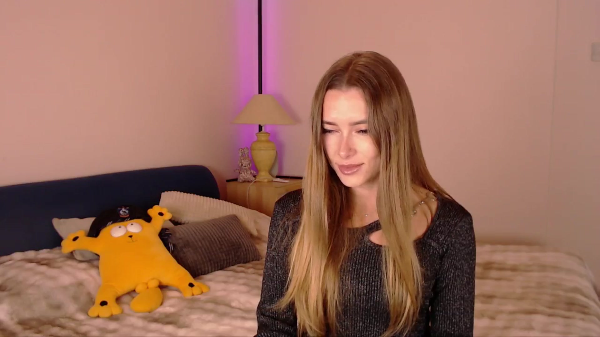 Gallery image thumbnail from SimonsWife's myfreecams stream on, 12/03/2025, 15:39 image 10 of 20