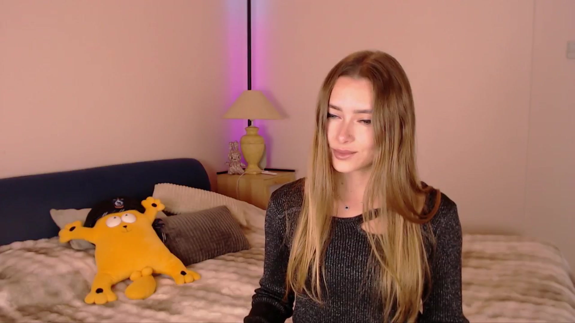 Gallery image thumbnail from SimonsWife's myfreecams stream on, 12/03/2025, 15:39 image 20 of 20