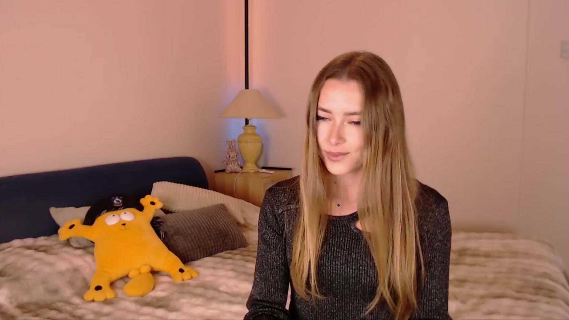 Gallery image thumbnail from SimonsWife's myfreecams stream on, 12/03/2025, 15:39 image 18 of 20