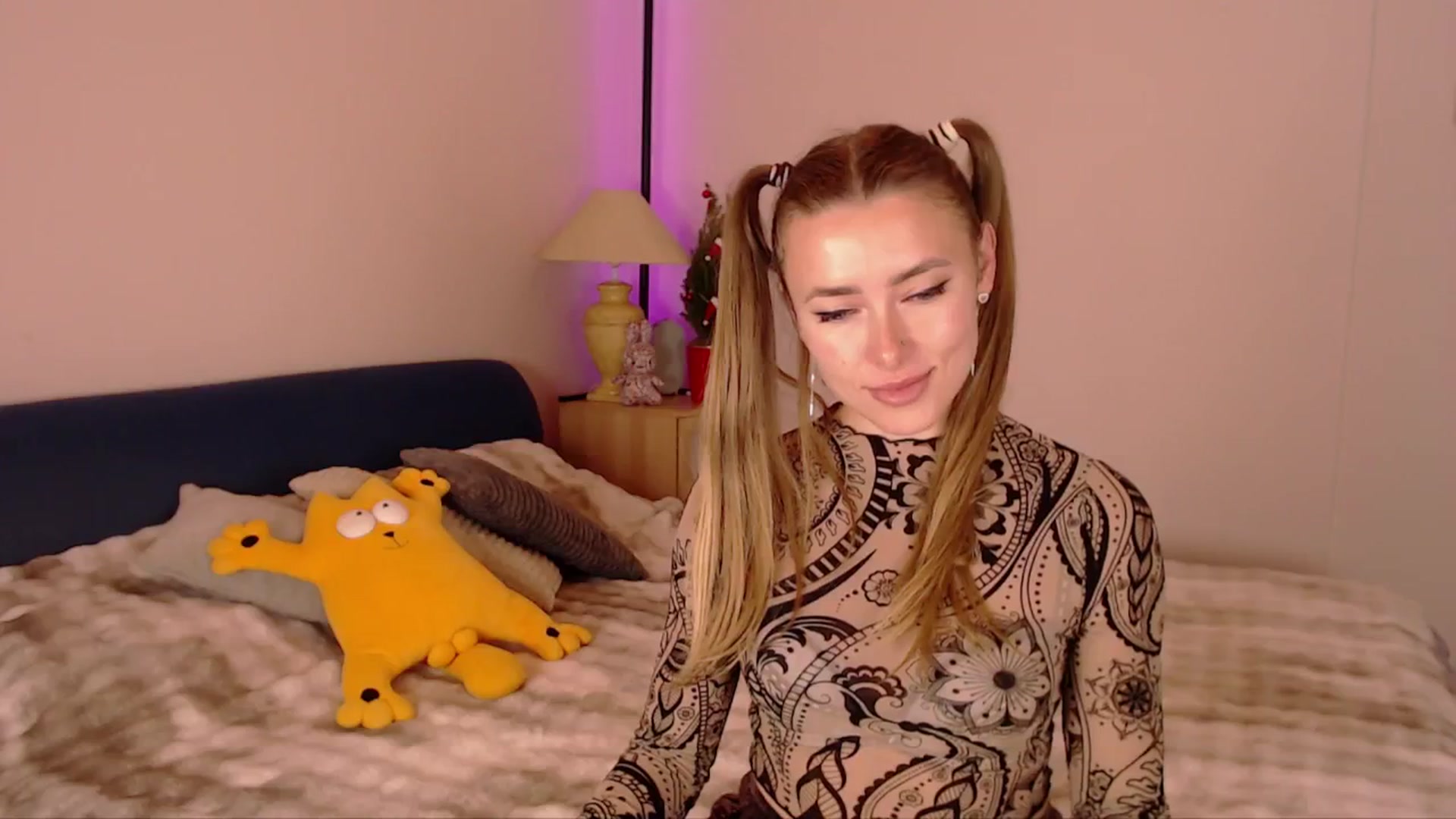 Gallery image thumbnail from SimonsWife's myfreecams stream on, 12/08/2025, 16:52 image 19 of 20