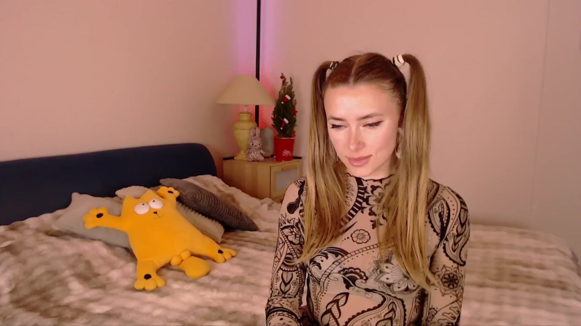 Gallery image thumbnail from SimonsWife's myfreecams stream on, 12/08/2025, 16:52 image 8 of 20