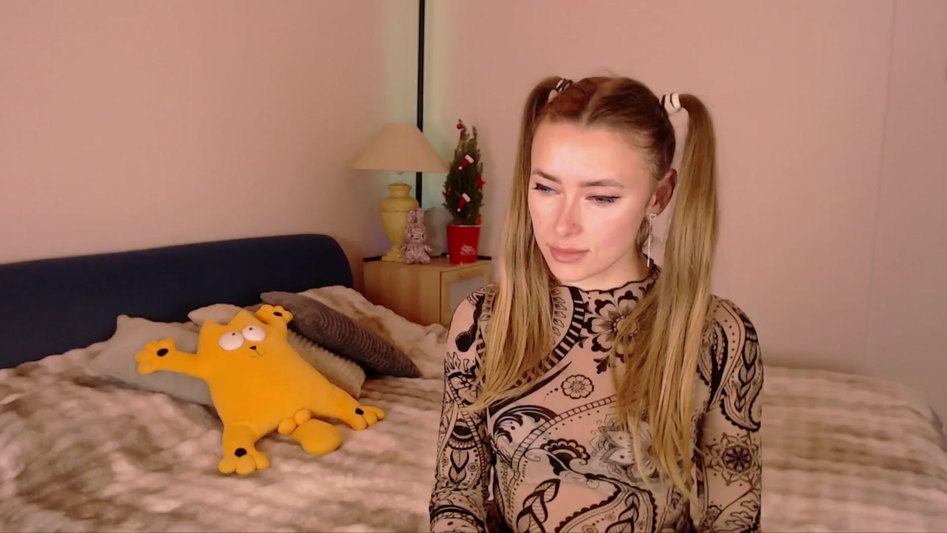 Gallery image thumbnail from SimonsWife's myfreecams stream on, 12/08/2025, 16:52 image 1 of 20