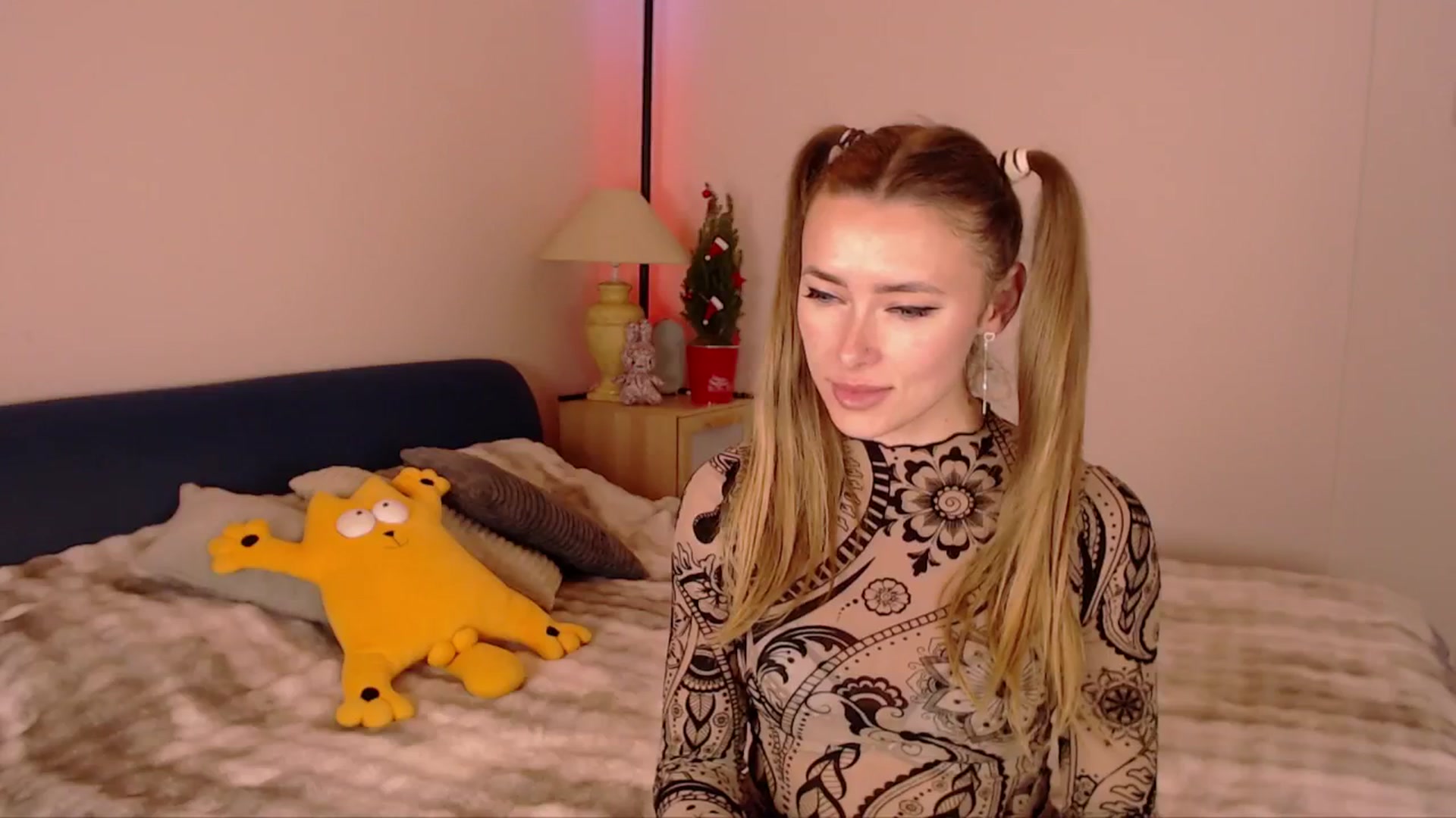 Gallery image thumbnail from SimonsWife's myfreecams stream on, 12/08/2025, 16:52 image 20 of 20