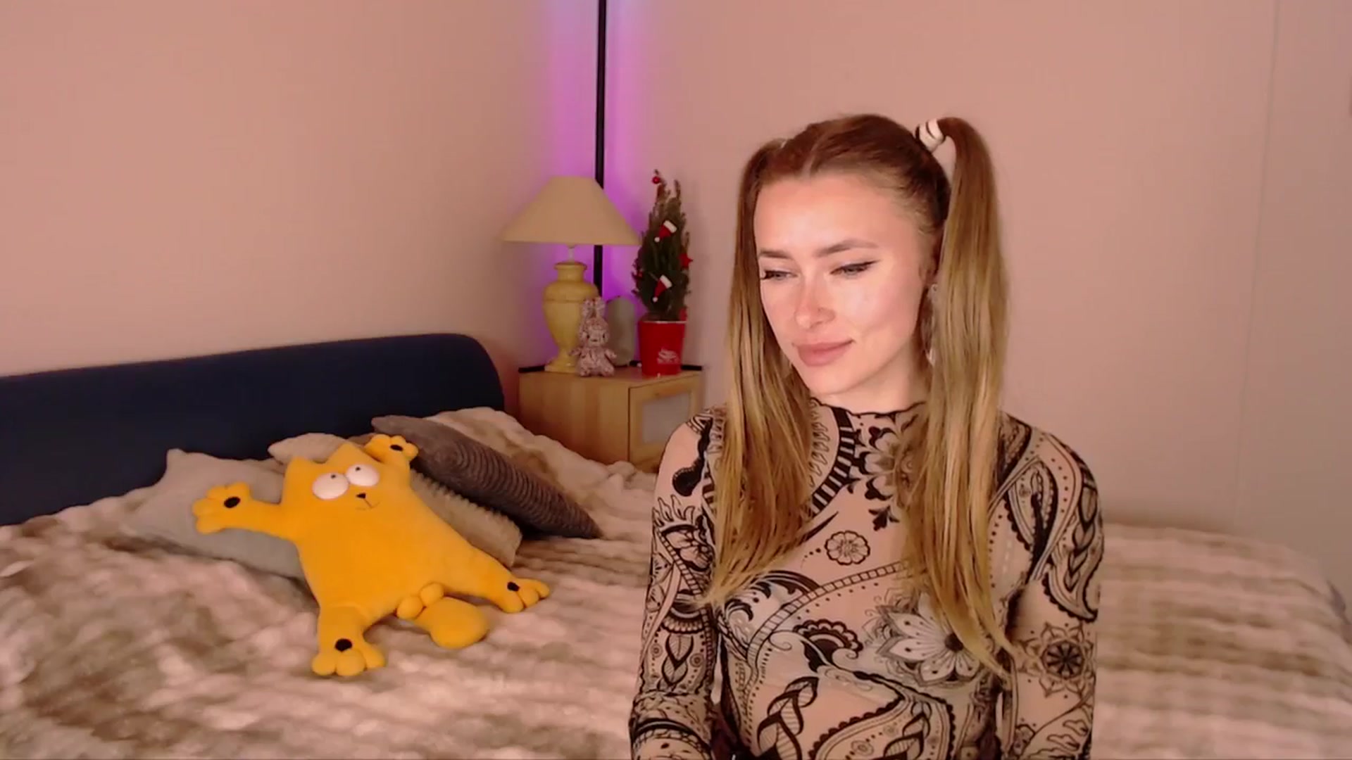 Gallery image thumbnail from SimonsWife's myfreecams stream on, 12/08/2025, 16:52 image 11 of 20