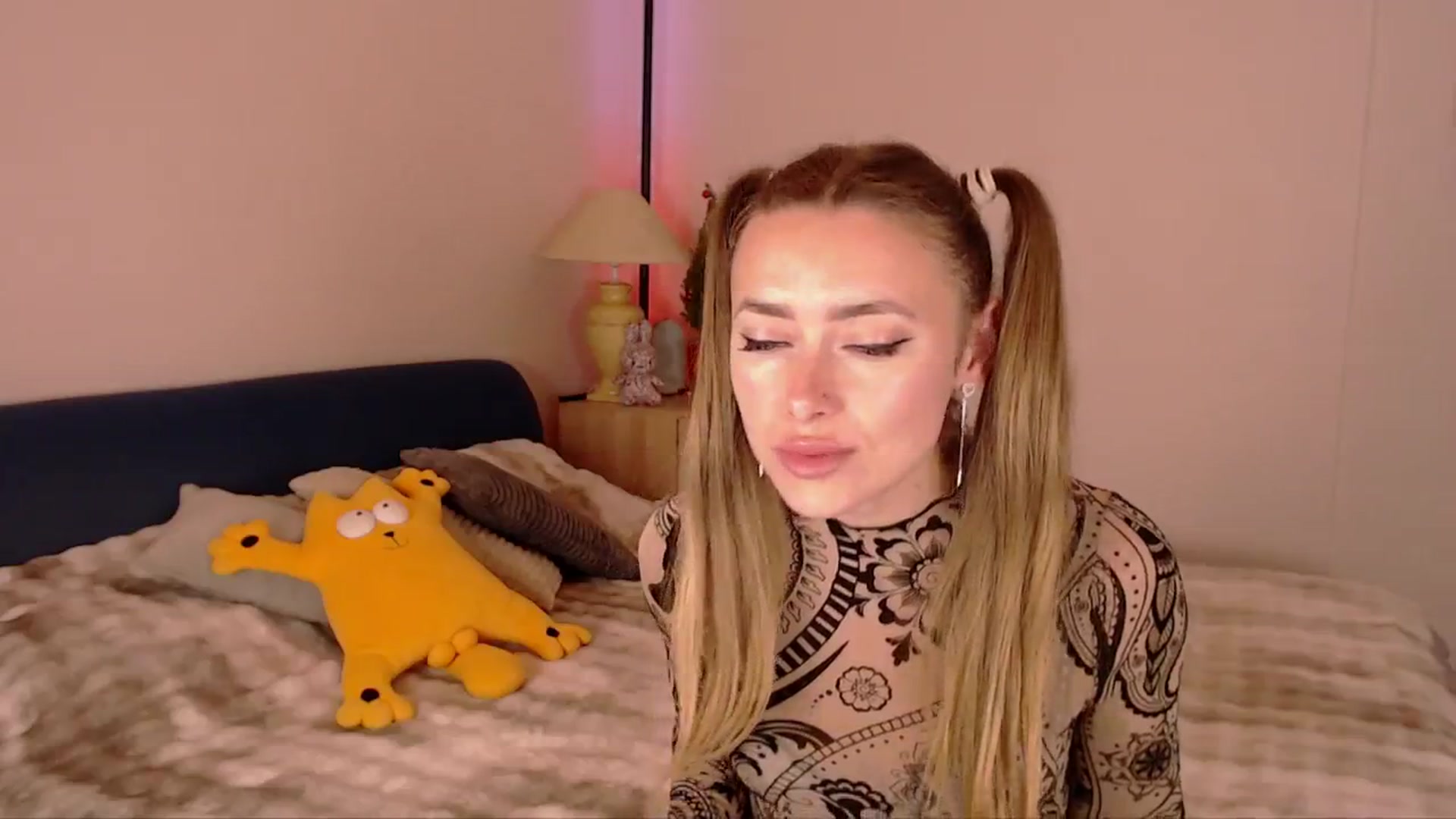 Gallery image thumbnail from SimonsWife's myfreecams stream on, 12/08/2025, 16:52 image 12 of 20