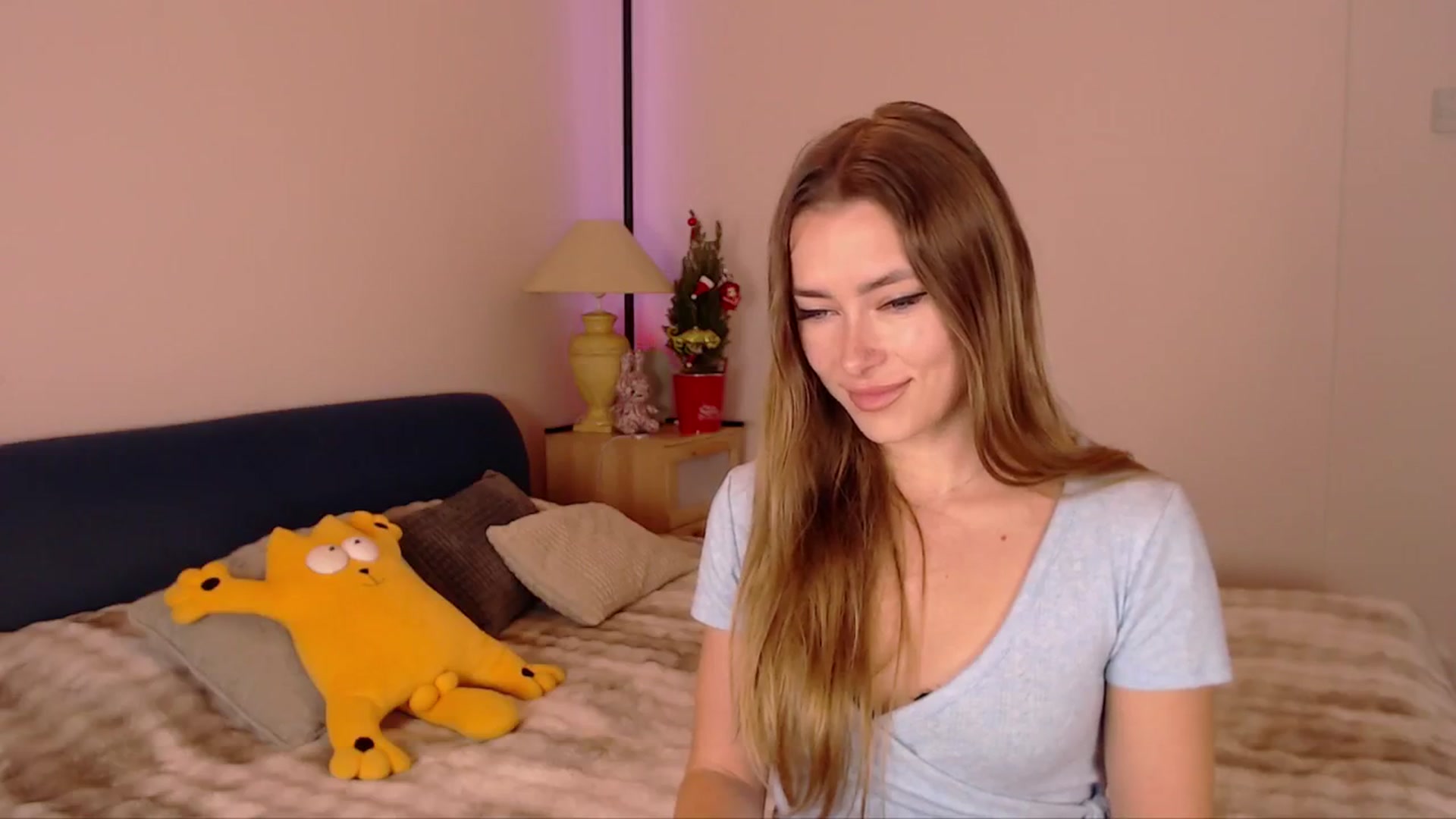 Gallery image thumbnail from SimonsWife's myfreecams stream on, 12/11/2025, 14:29 image 15 of 20