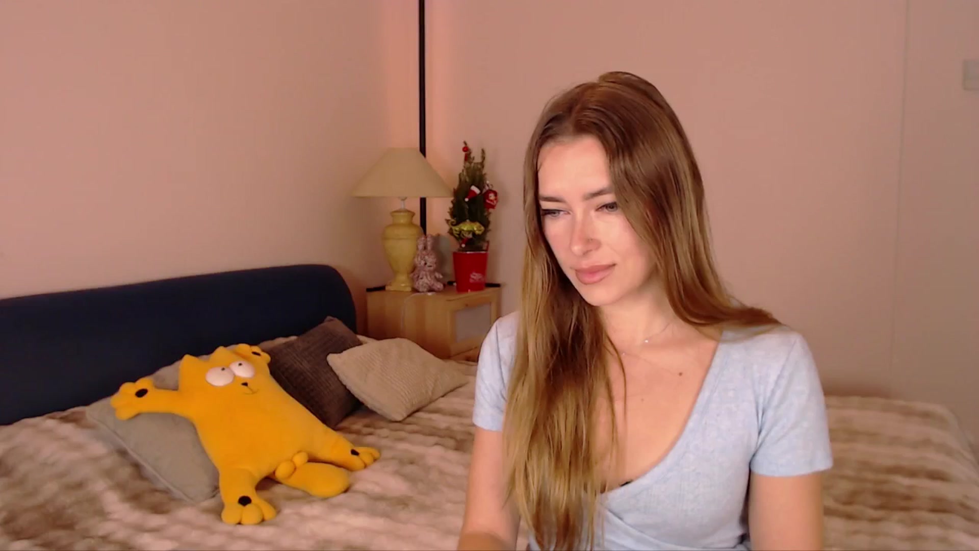 Gallery image thumbnail from SimonsWife's myfreecams stream on, 12/11/2025, 14:29 image 13 of 20