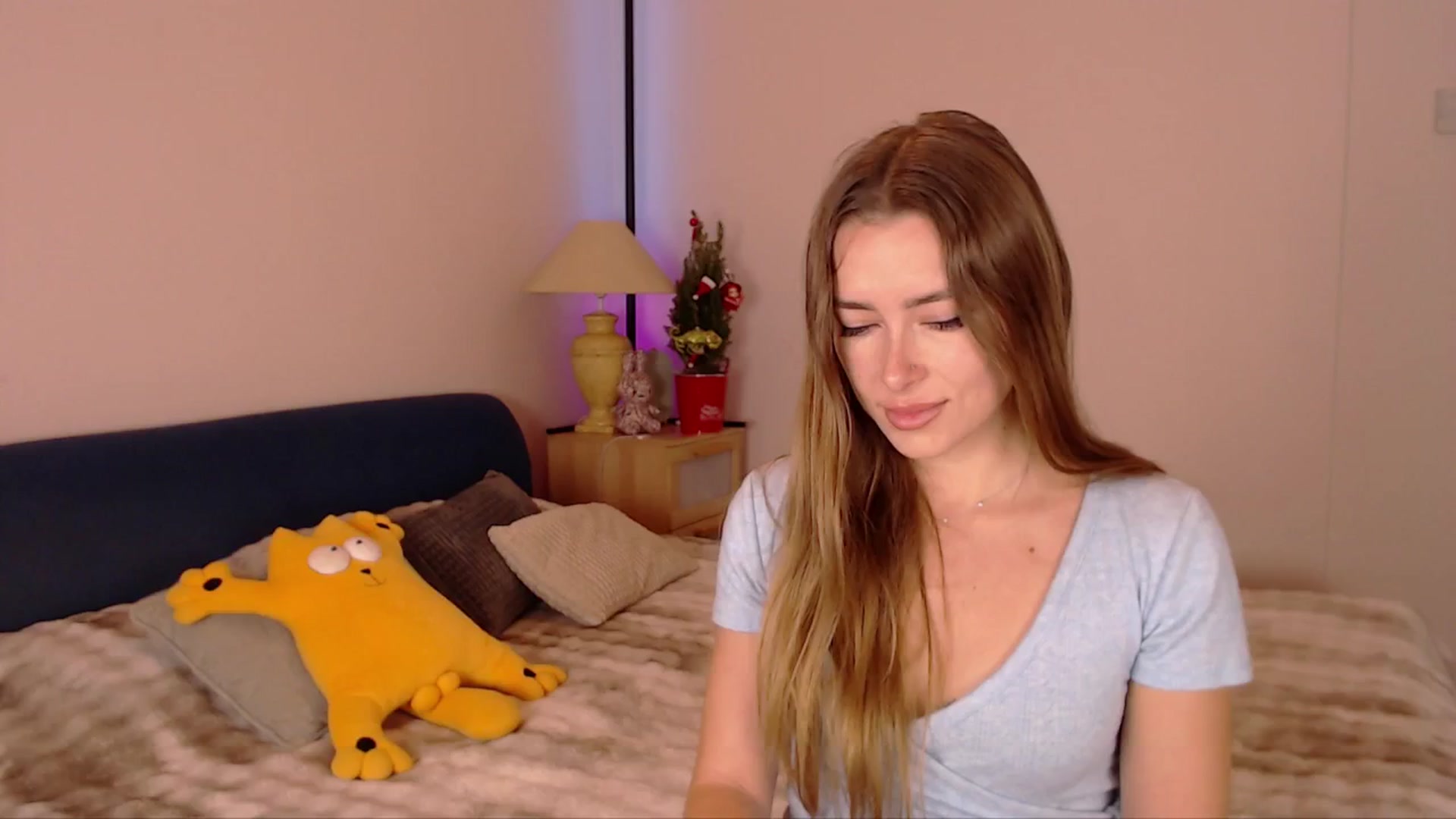 Gallery image thumbnail from SimonsWife's myfreecams stream on, 12/11/2025, 14:29 image 1 of 20