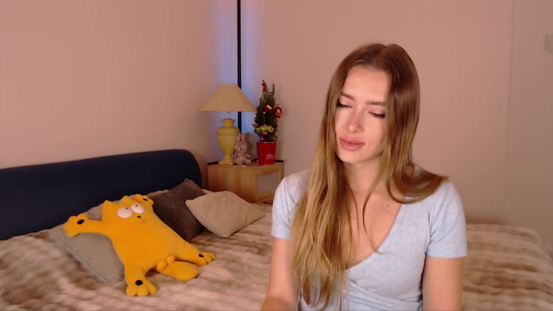 Gallery image thumbnail from SimonsWife's myfreecams stream on, 12/11/2025, 14:29 image 5 of 20