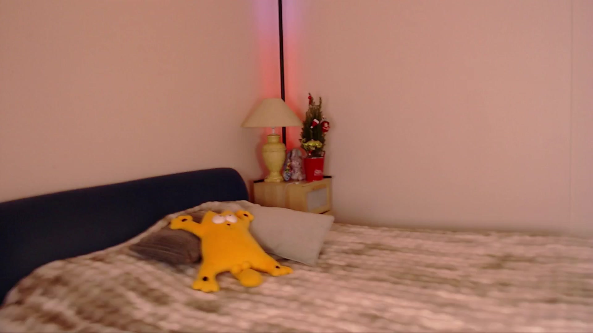 Gallery image thumbnail from SimonsWife's myfreecams stream on, 12/15/2025, 15:17 image 11 of 20