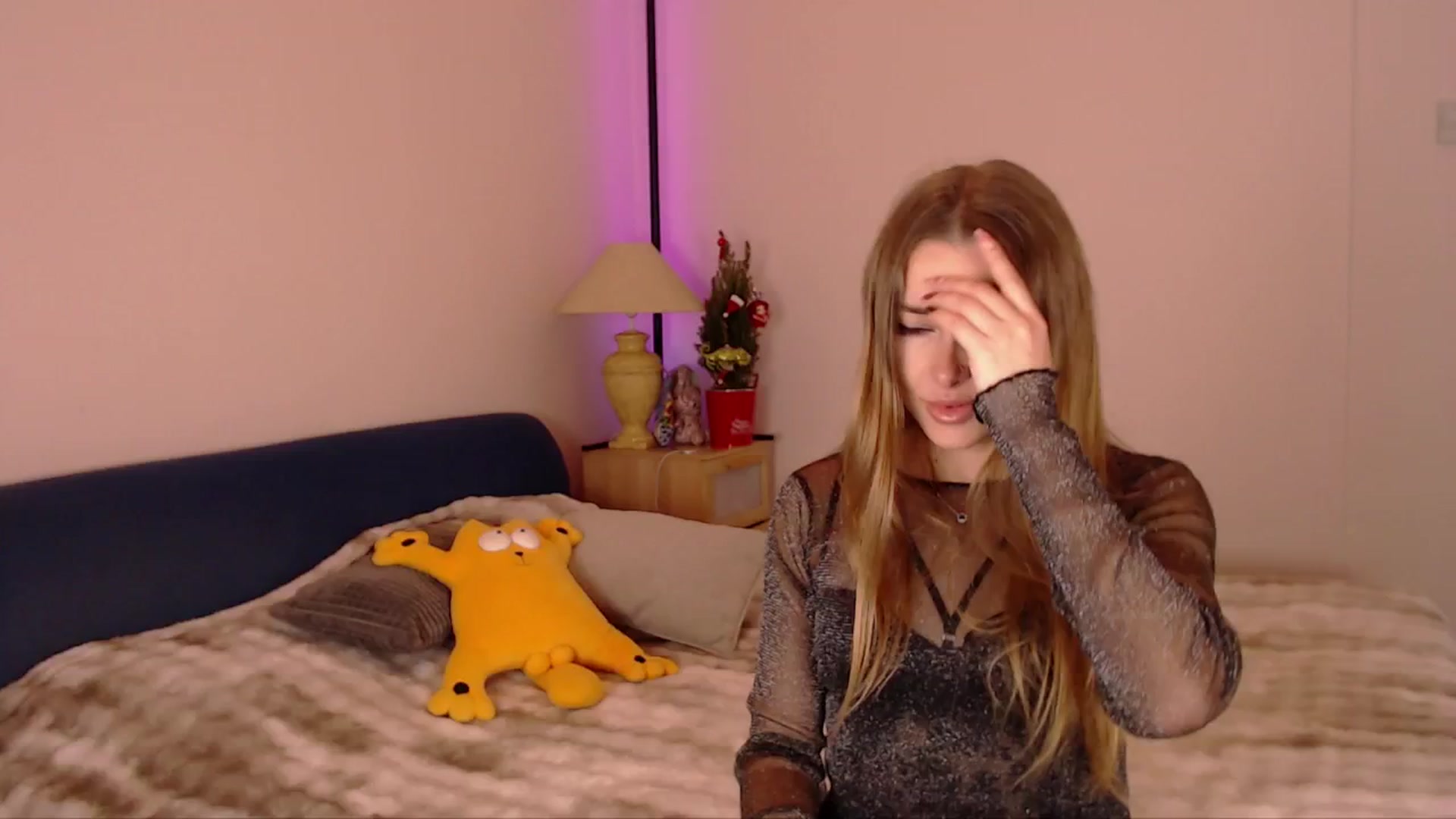 Gallery image thumbnail from SimonsWife's myfreecams stream on, 12/15/2025, 15:17 image 3 of 20